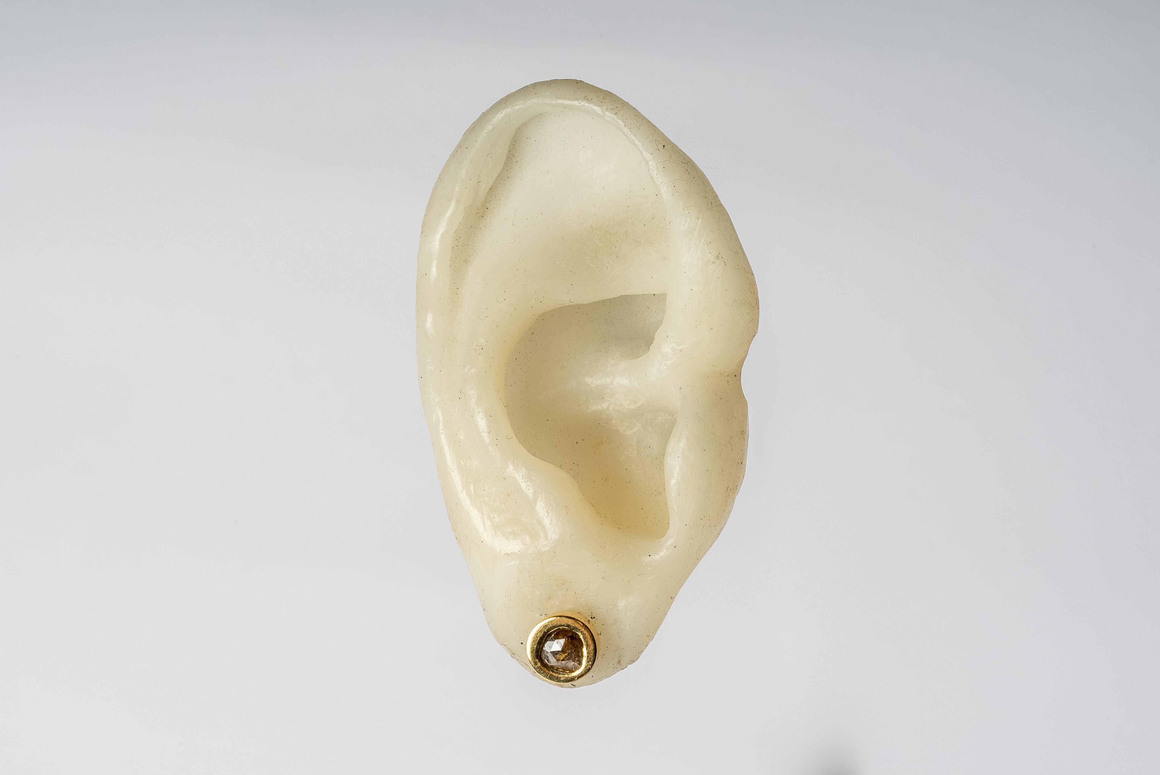 Stud Earring (0.2 CT, Tiny Faceted Diamond Slab, YGA+FCDIA) For Sale 1