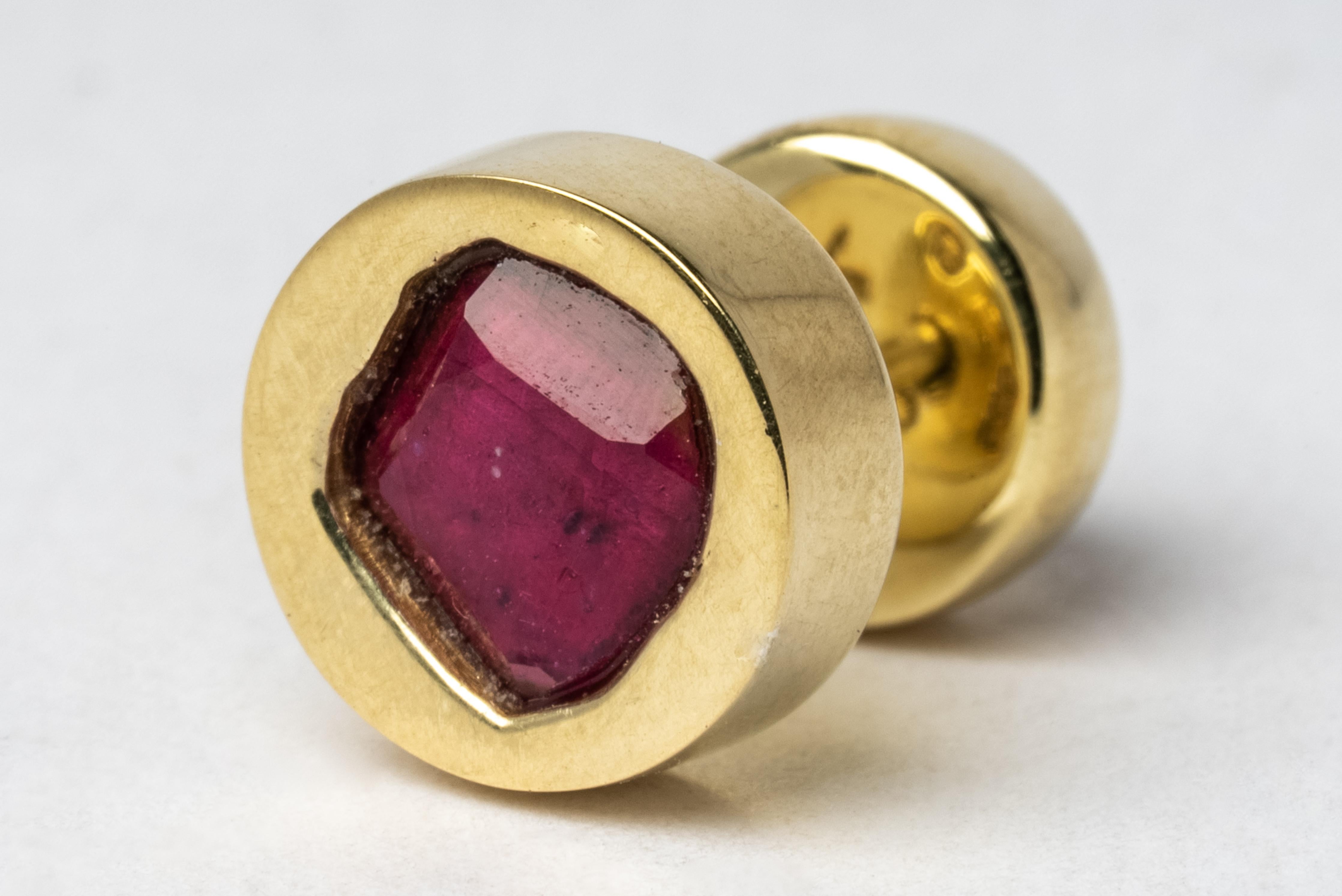 Stud earring in polished gold plated sterling silver and a slab of ruby. This item is made with a naturally occurring element and will vary from the photograph you see. Each piece is unique and this is what makes it special.
Sold as single piece.