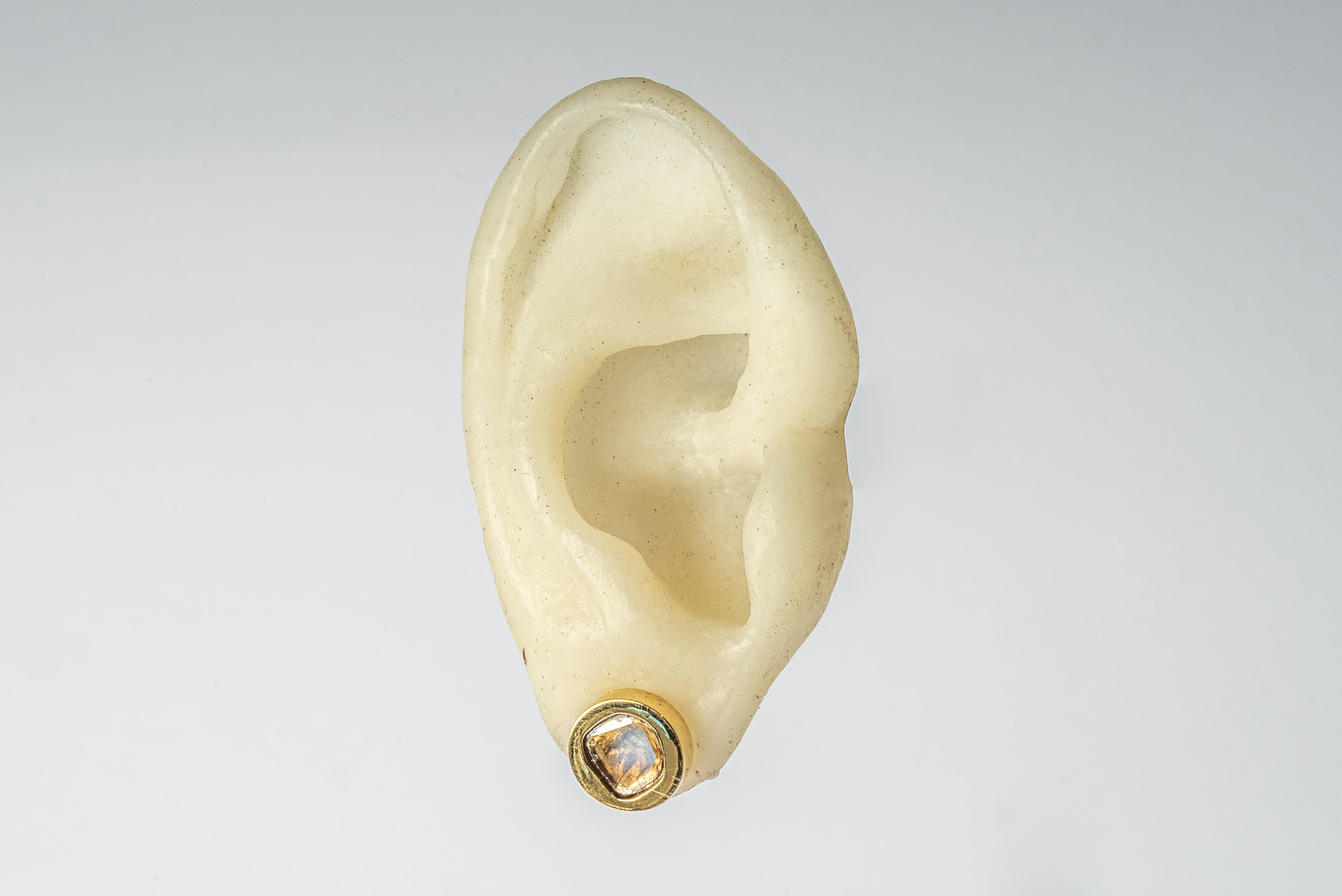 Women's or Men's Stud Earring (0.6 CT, Diamond Slab, YGA+DIA) For Sale