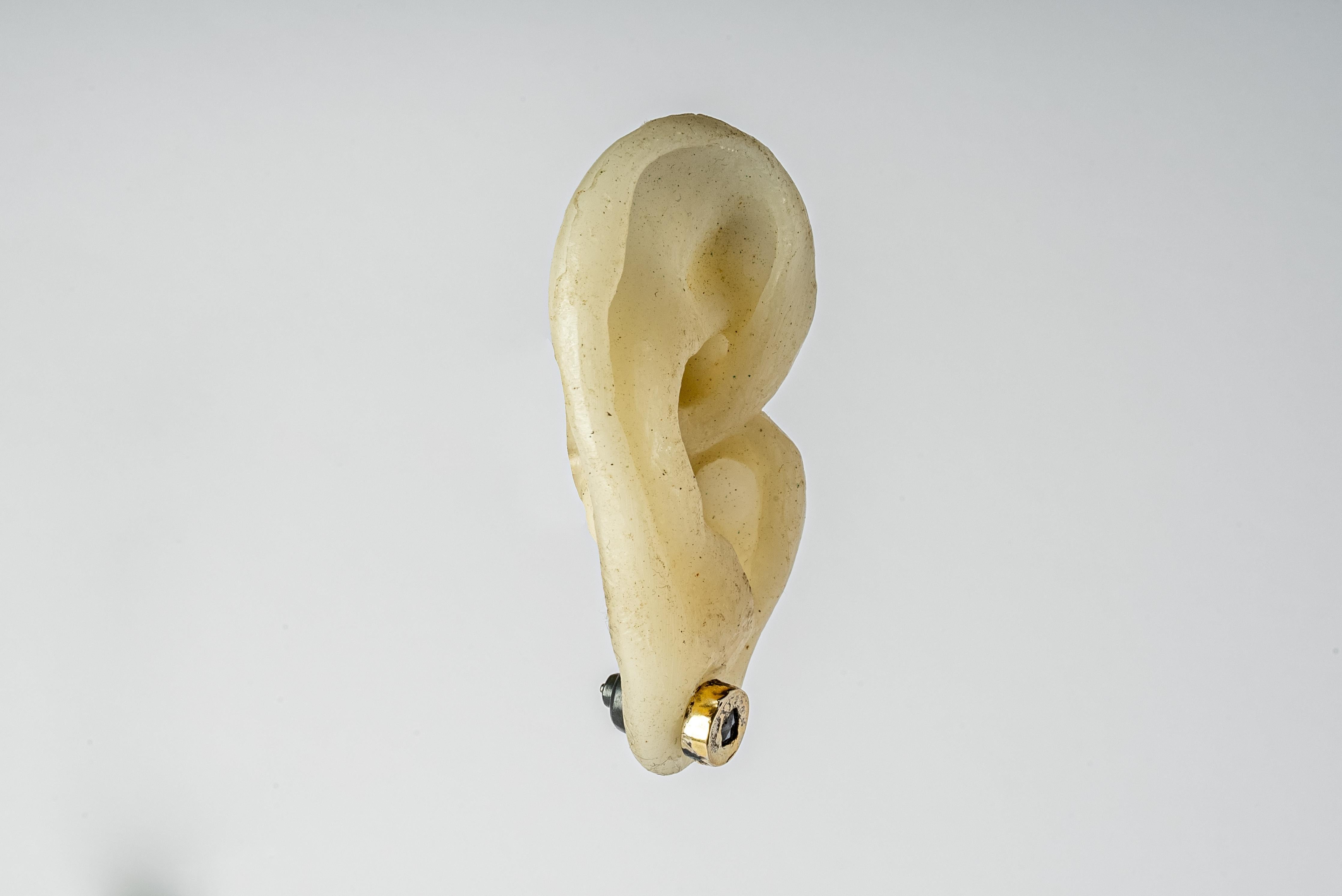 Stud Earring (Fuse, 0.2 CT, Tiny Faceted Diamond Slab, KA18K+FCDIA) For Sale 1