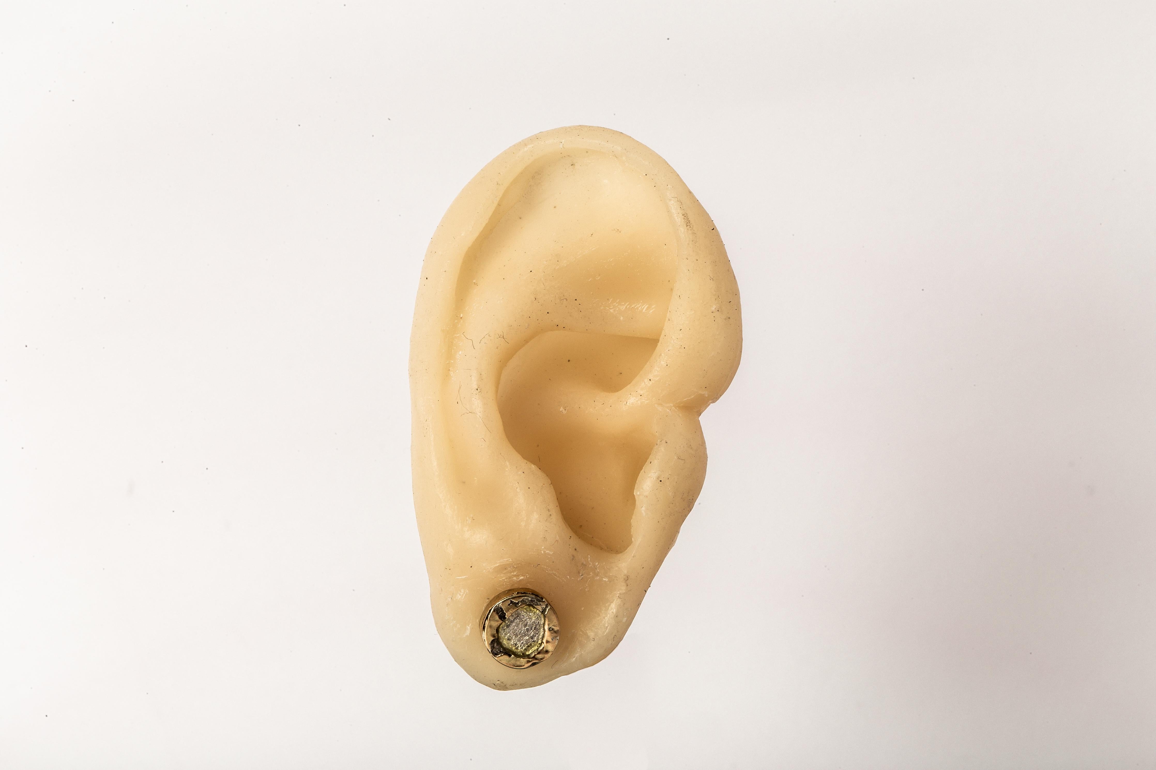 Stud Earring (Fuse, 0.2 CT, Yellow Diamond Slab, DA18K+YDIA) For Sale 1