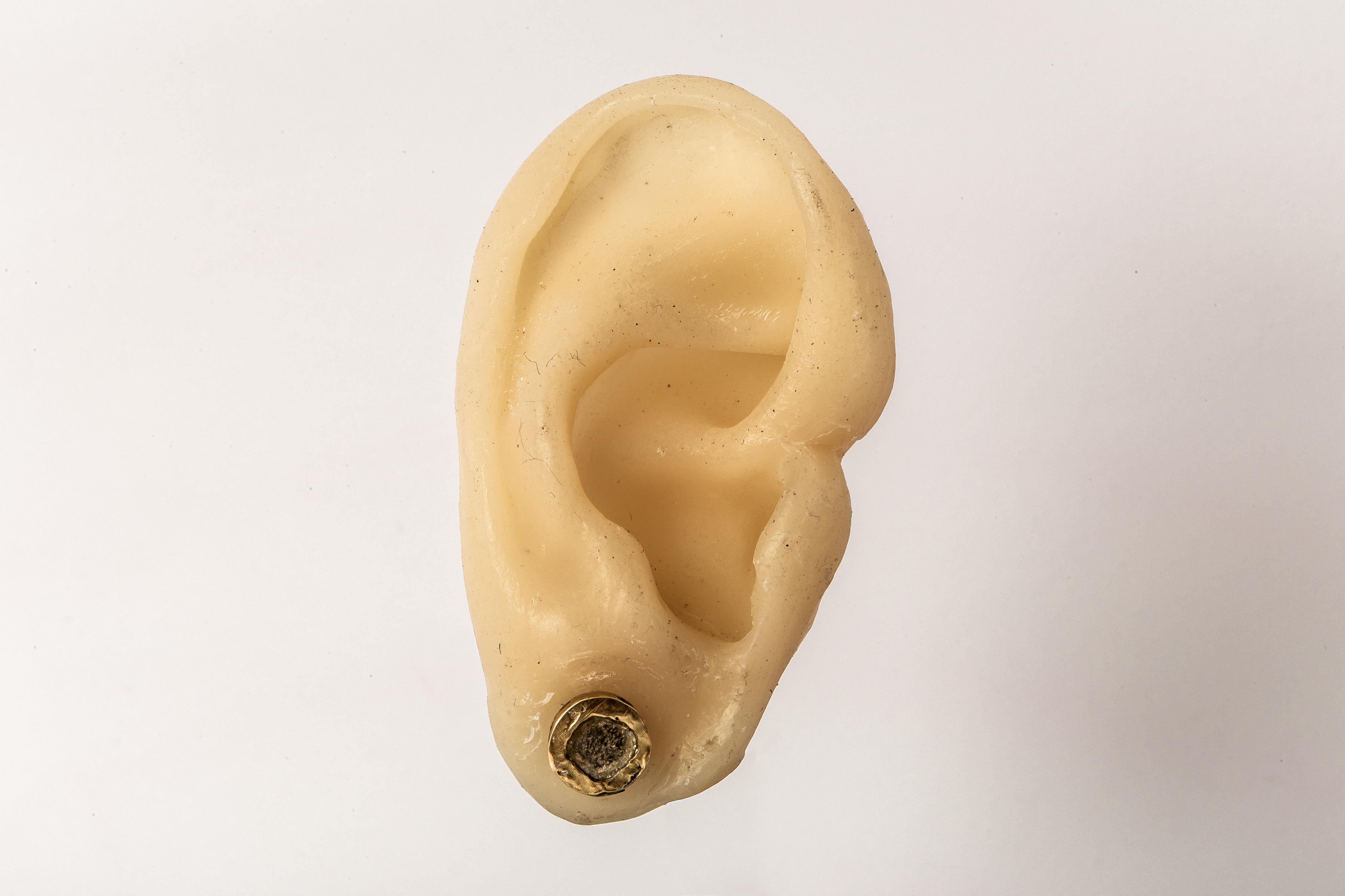 Stud Earring (Fuse, 0.2 CT, Yellow Diamond Slab, KA18K+YDIA) For Sale 1