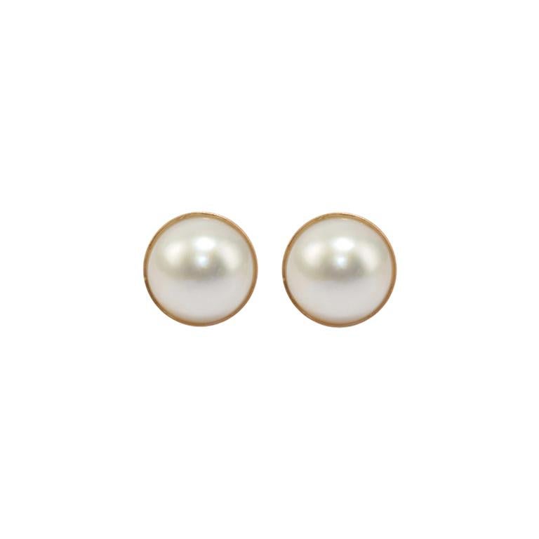 Stud Earrings in 18 Karat Gold and Mabe Pearls