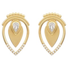 Clous d'oreilles en or jaune 18 carats avec diamants en forme de poire