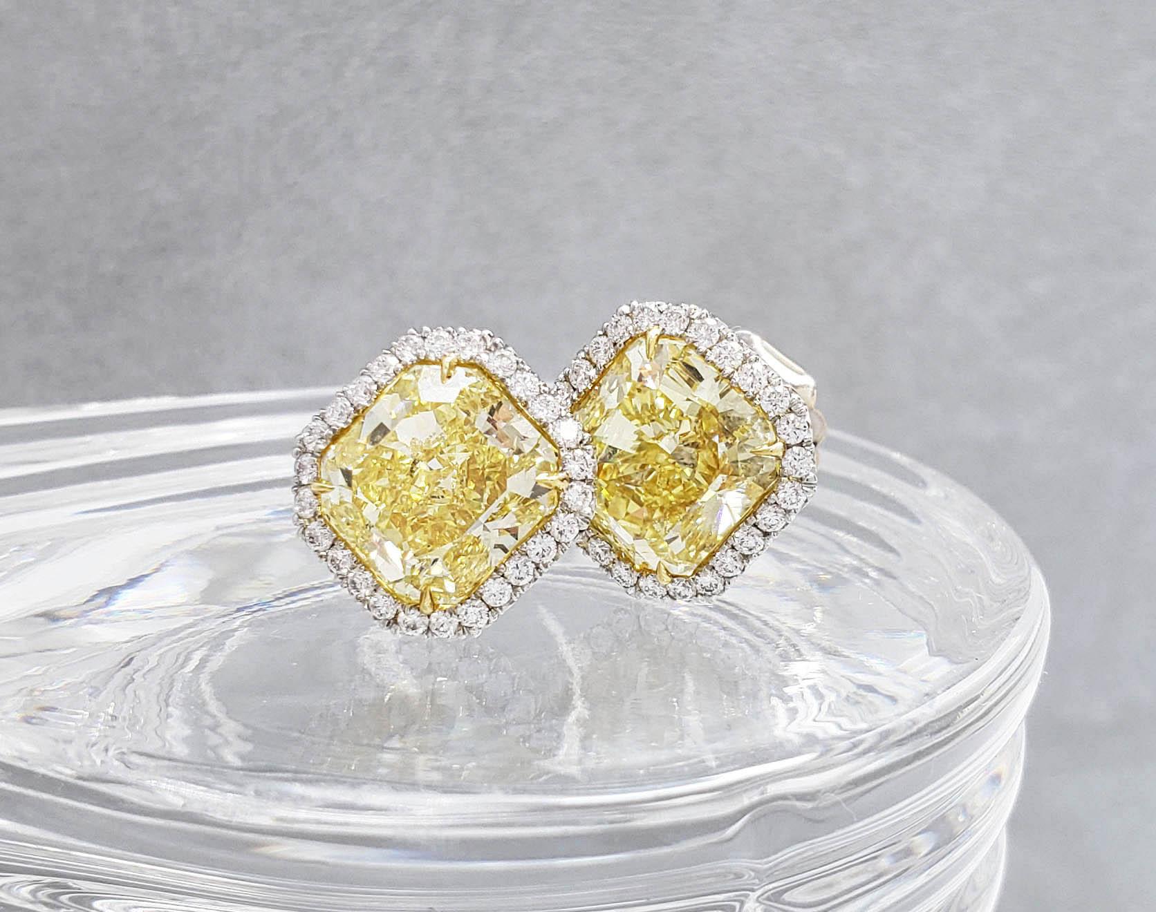 GIA Ausgefallene intensiv gelbe 4+ Karat Diamant-Ohrstecker im Strahlenschliff Scarselli VS2  (Zeitgenössisch) im Angebot