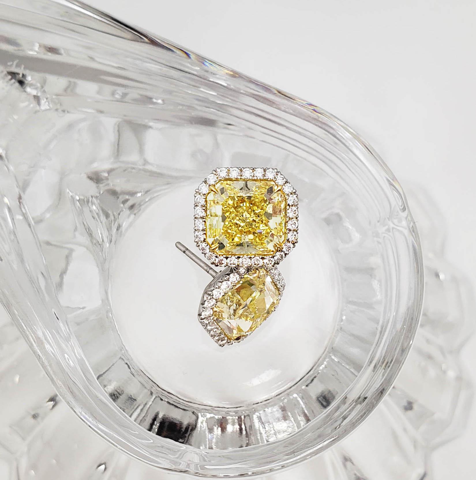 GIA Ausgefallene intensiv gelbe 4+ Karat Diamant-Ohrstecker im Strahlenschliff Scarselli VS2  im Zustand „Neu“ im Angebot in New York, NY