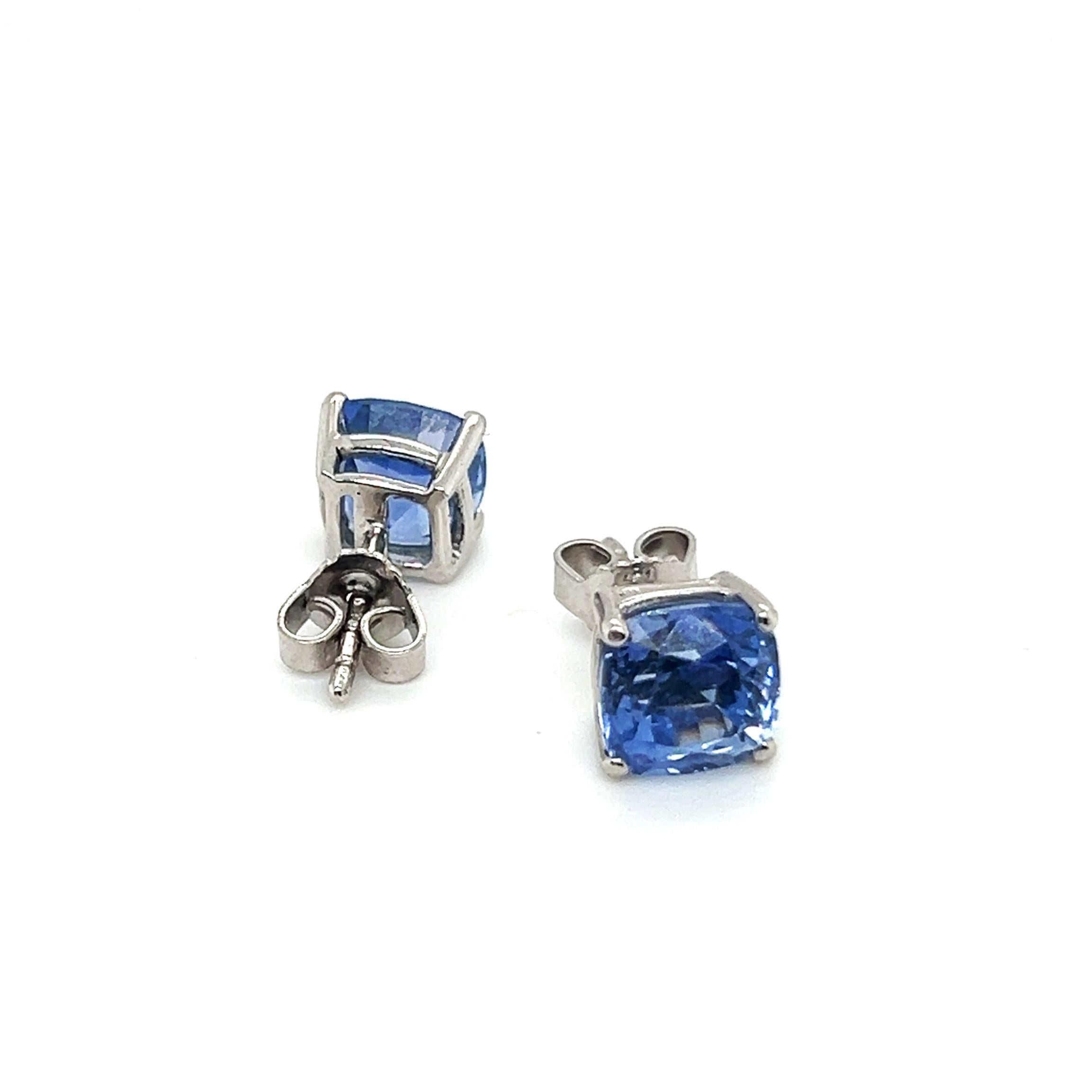 Studd Earrings with unheated Sapphires in 18 Karat White Gold For Sale 3