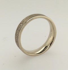STUDIO 311 Medium Infinity Knot 14k White Gold Men's Band with Polished Borders