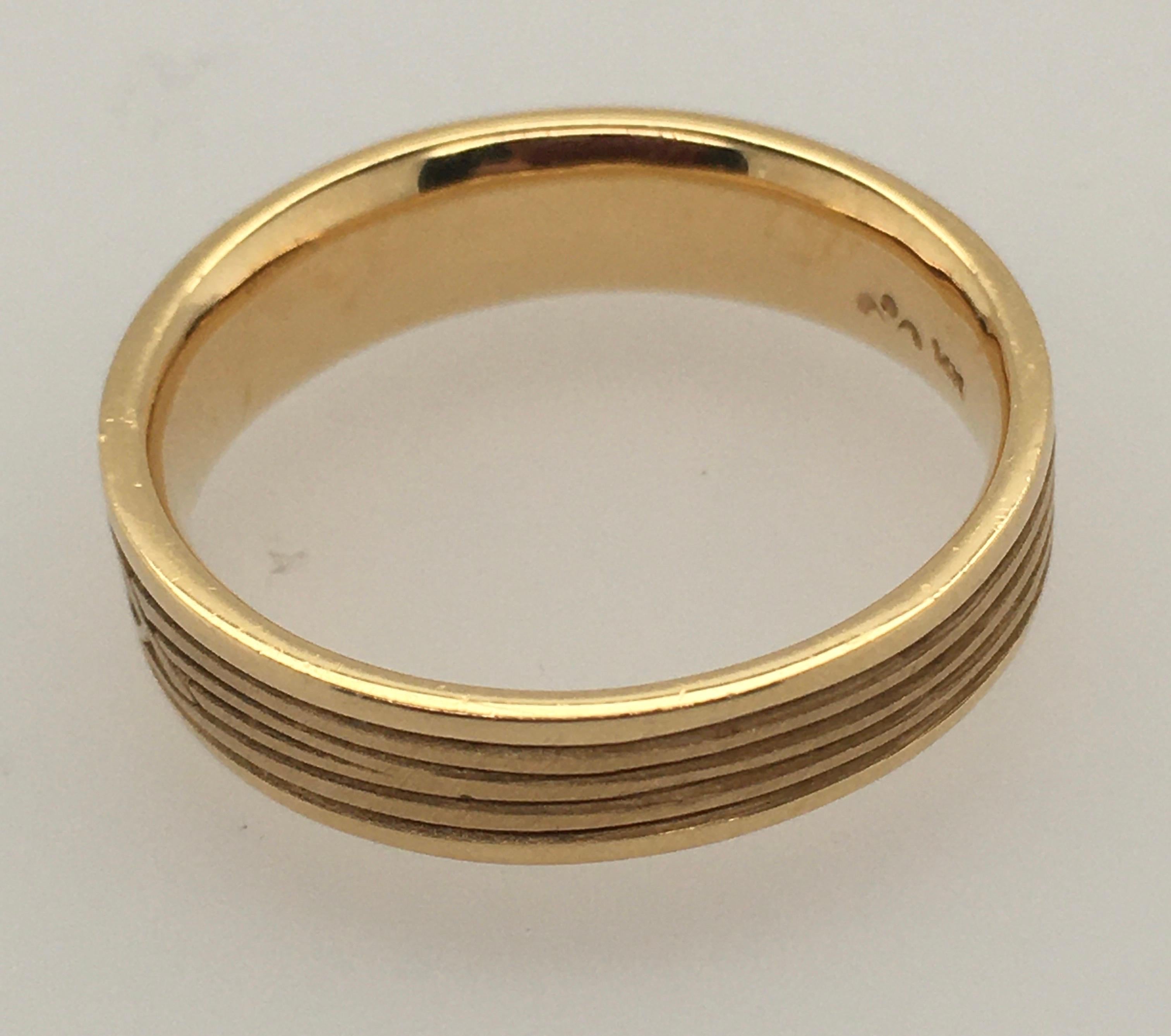 STUDIO 311 Narrow Papyrus Yellow Gold Men's Wedding Band For Sale 2