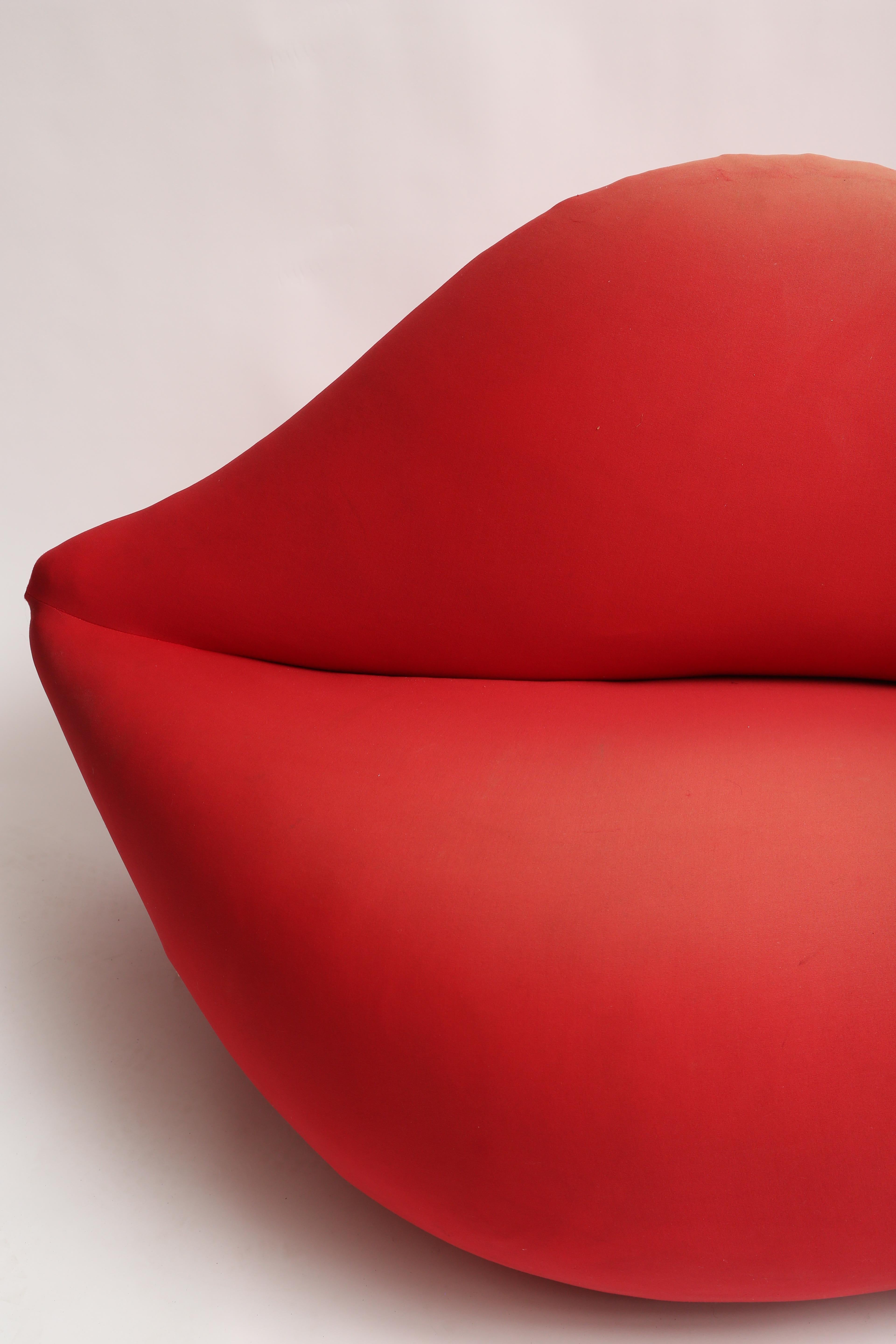 An icon of Pop Art Furniture.
A cleaver nod to the 1937 Salvador Dali Surrealist sculpture/sofa 