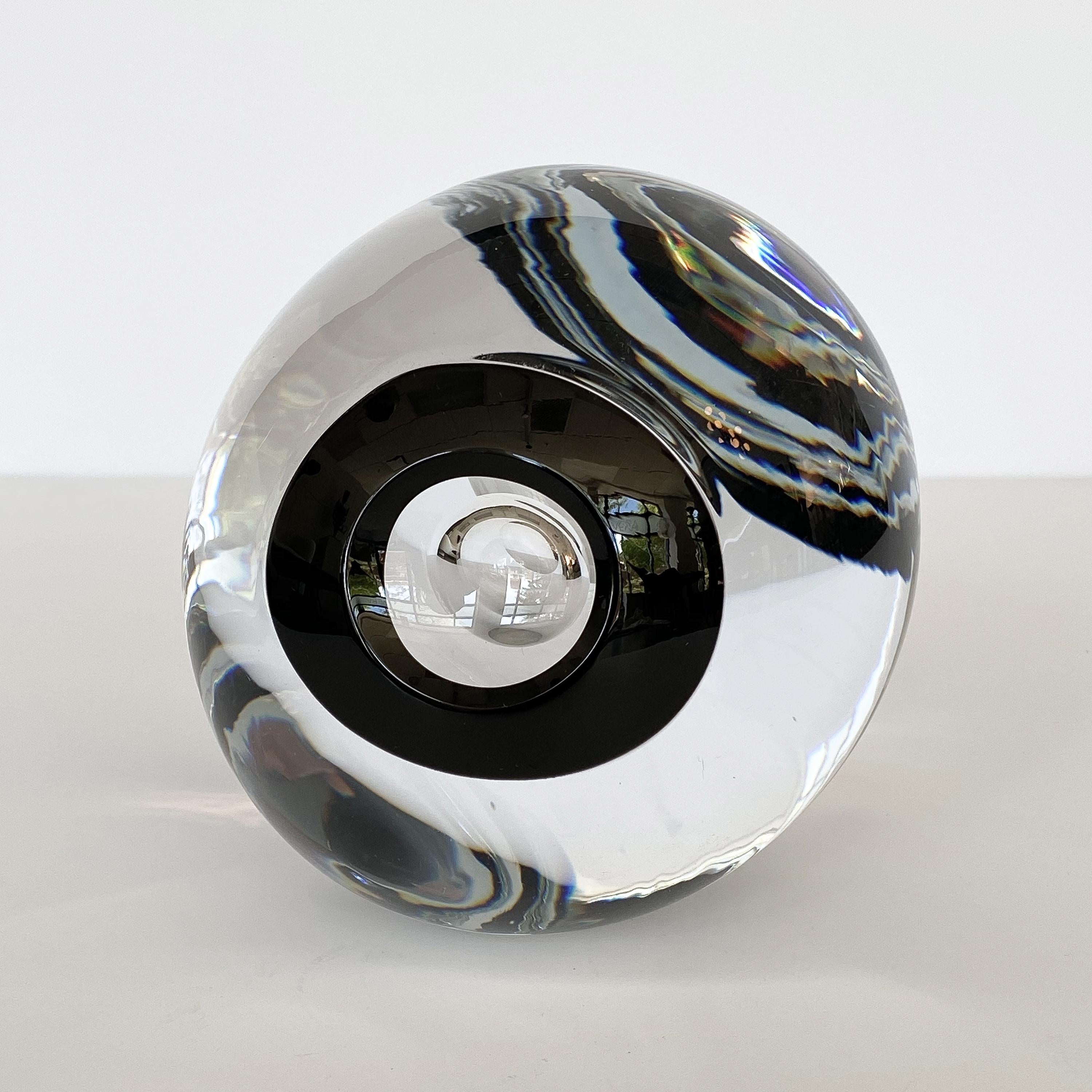 Abstract art glass sculpture by Lennart Nissmark and Martin Zirnsack for Studio Ahus, circa 2000. This is the largest sculpture from the Zero collection. The Zero collection was to celebrate the new millennium and also due to the circular elements