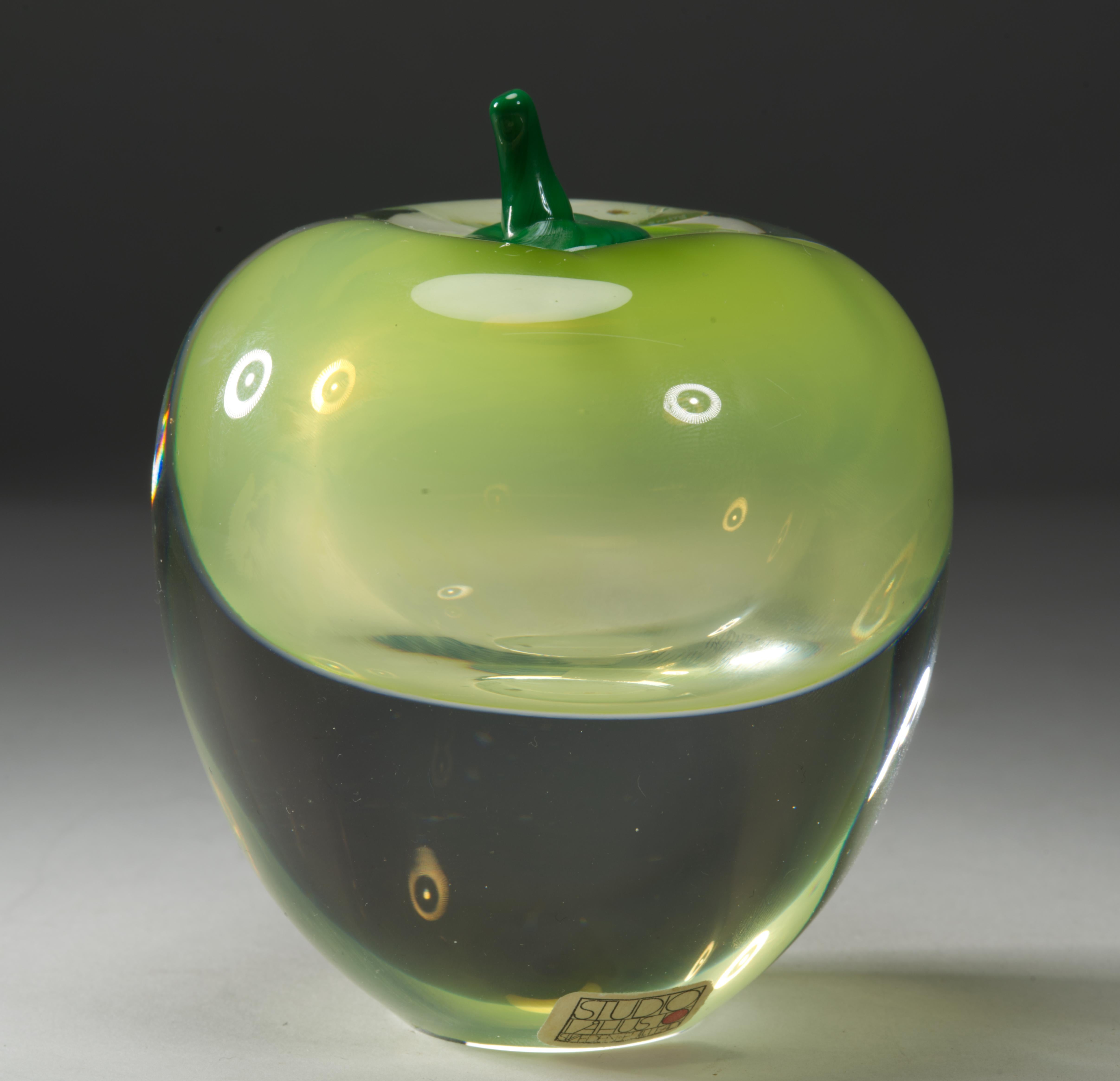20th Century Studio Åhus Sommerso Art Glass Green Apple Hanne Dreutler Arthur Zirnsack Sweden