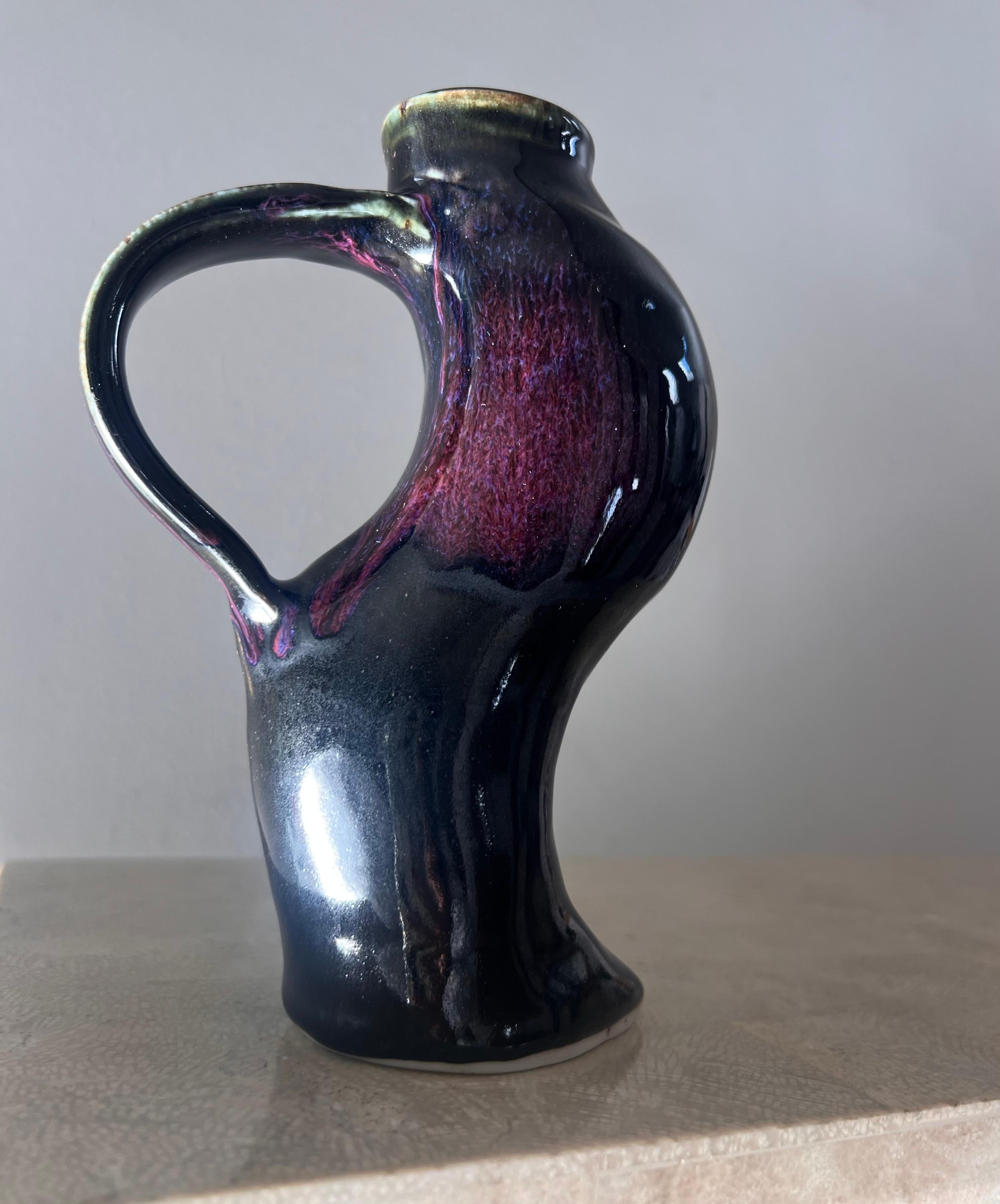 Studio art ceramic uniquely shaped vessel, early aughts For Sale 4