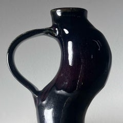 Vasija de contrapposto de cerámica de Studio A, principios de los años ochenta