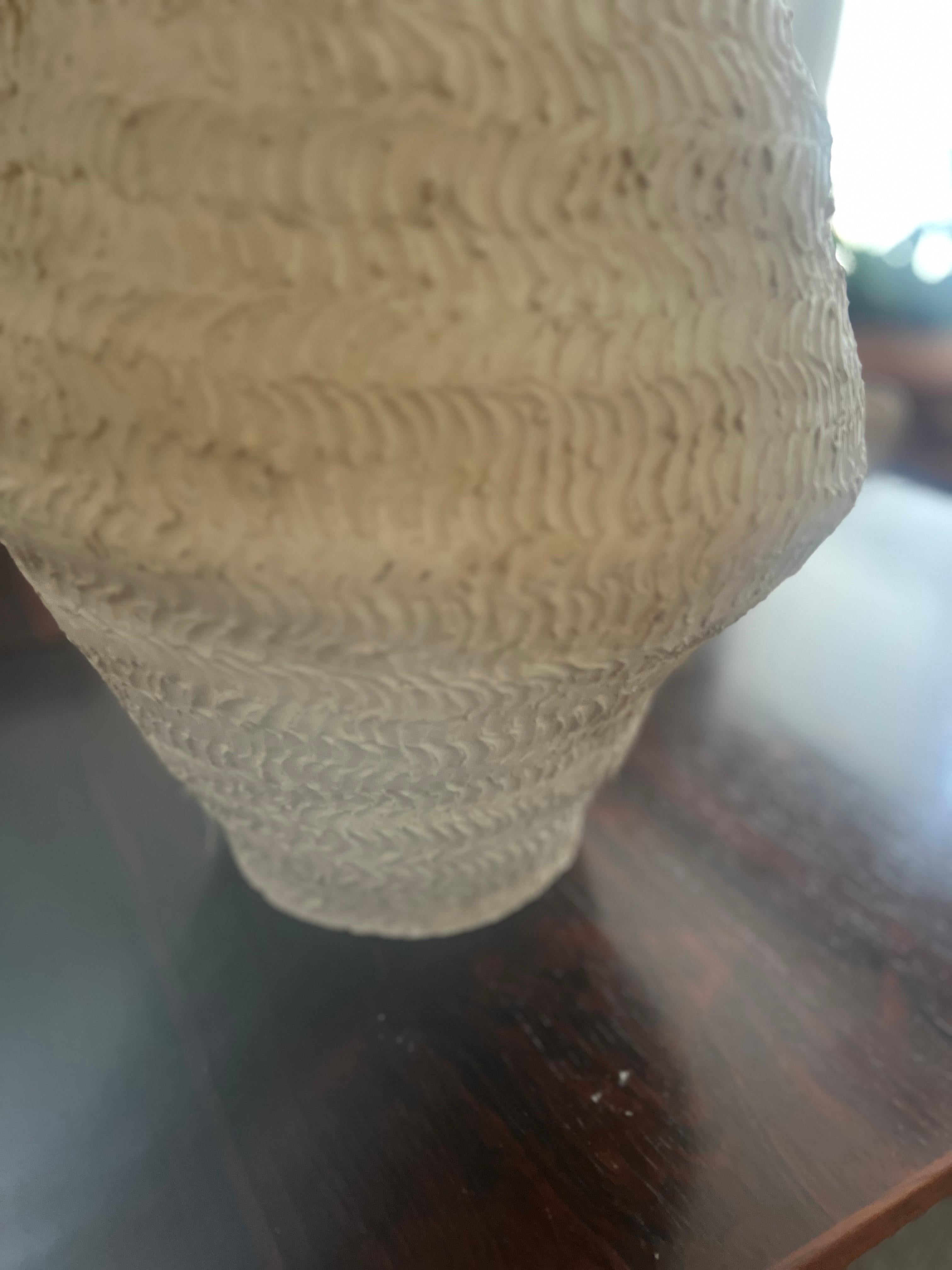 Studio A Large White Pottery In condizioni buone in vendita a Los Angeles, CA