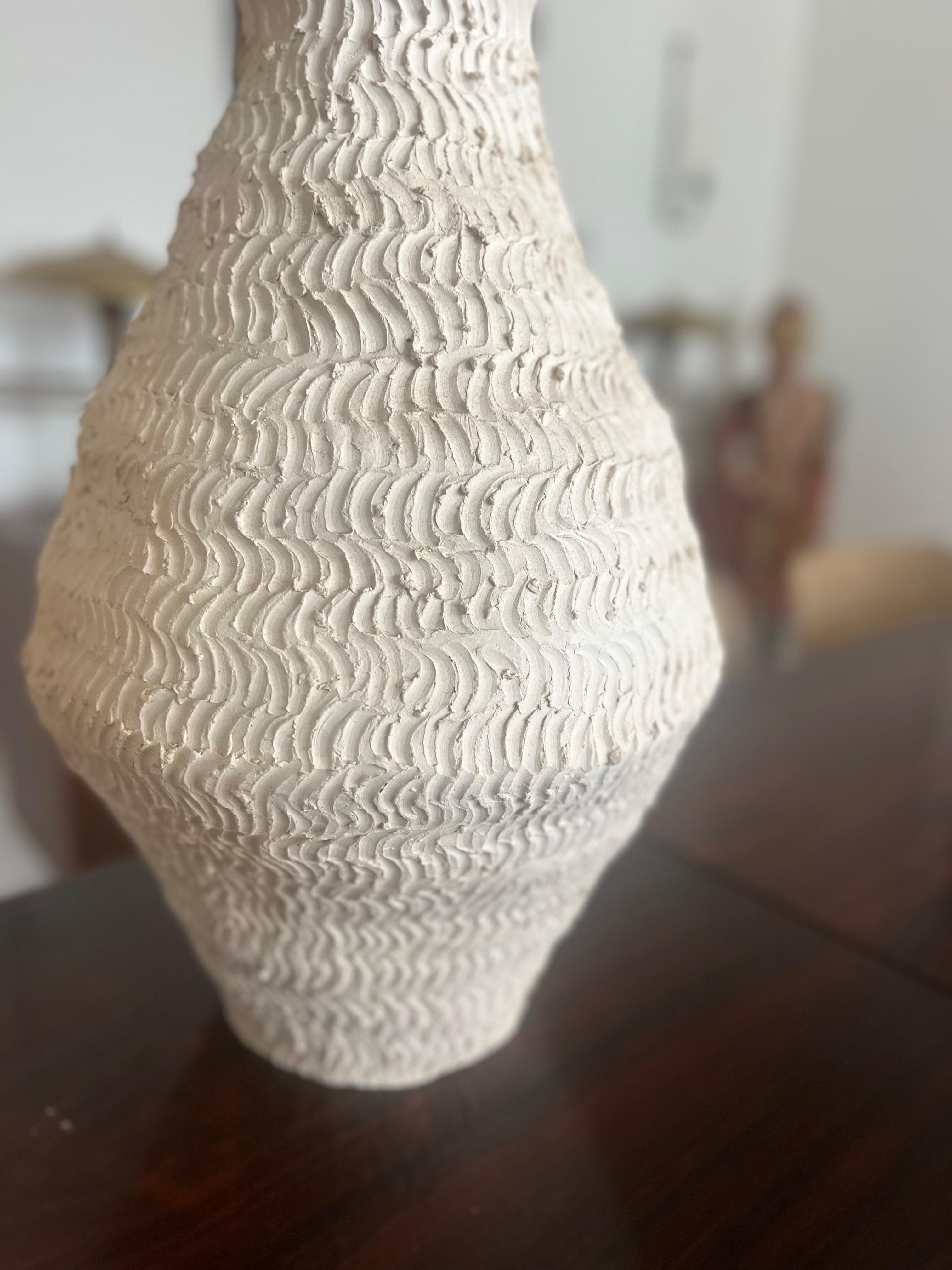 Terracotta Studio A Large White Pottery in vendita