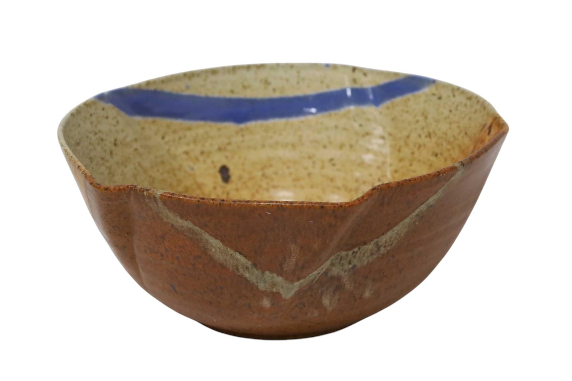 Studio Art Pottery Bowl, Signed In Good Condition For Sale In Dallas, TX