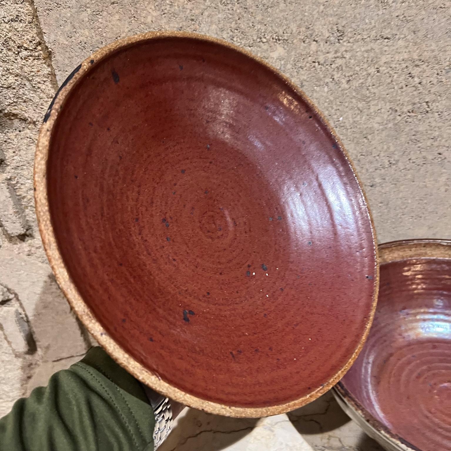 Studio Art Pottery Casserole Steinguttopf mit Deckel, signiert im Angebot 2