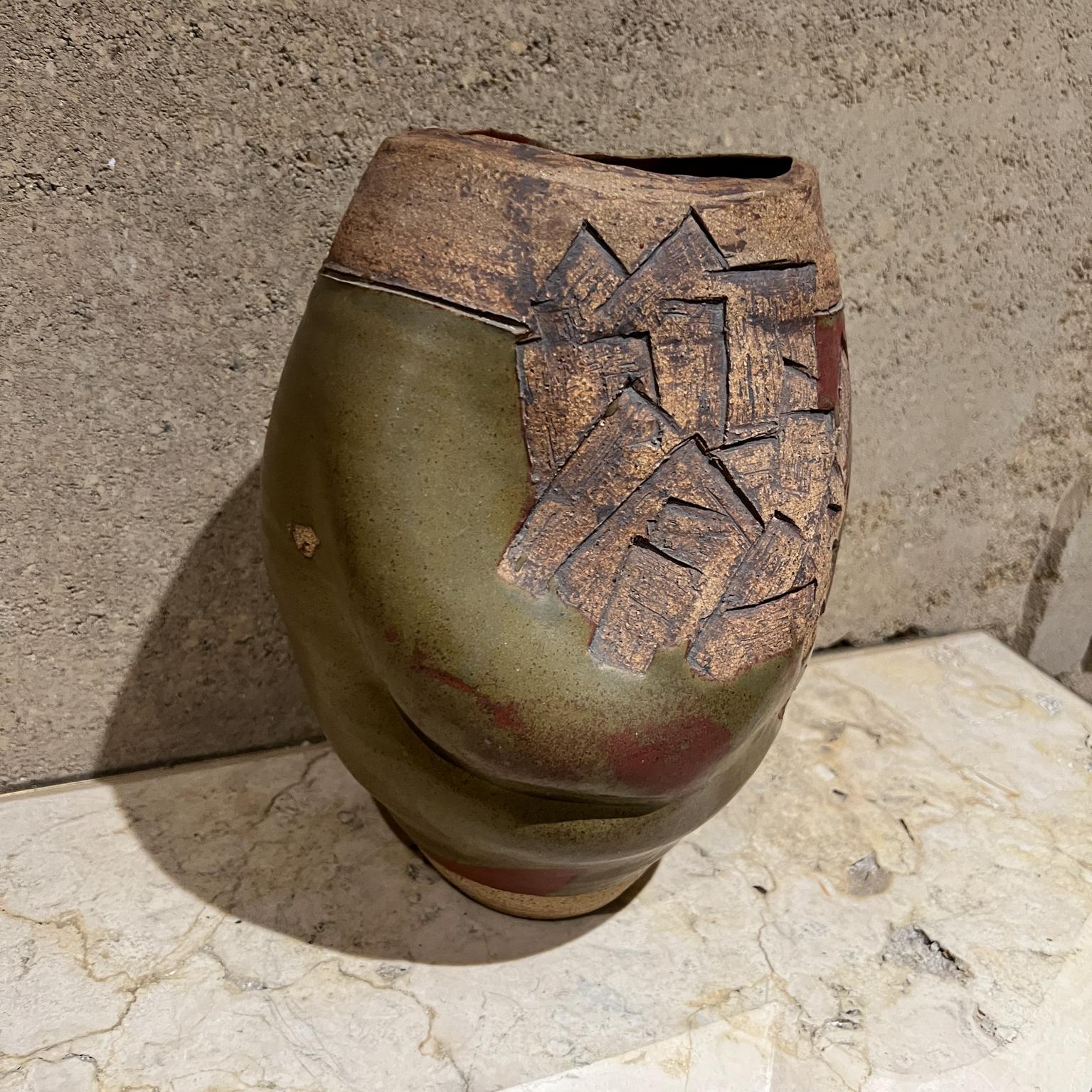 XX secolo Studio Art Pottery Vaso in terracotta testurizzato Vaso in vendita