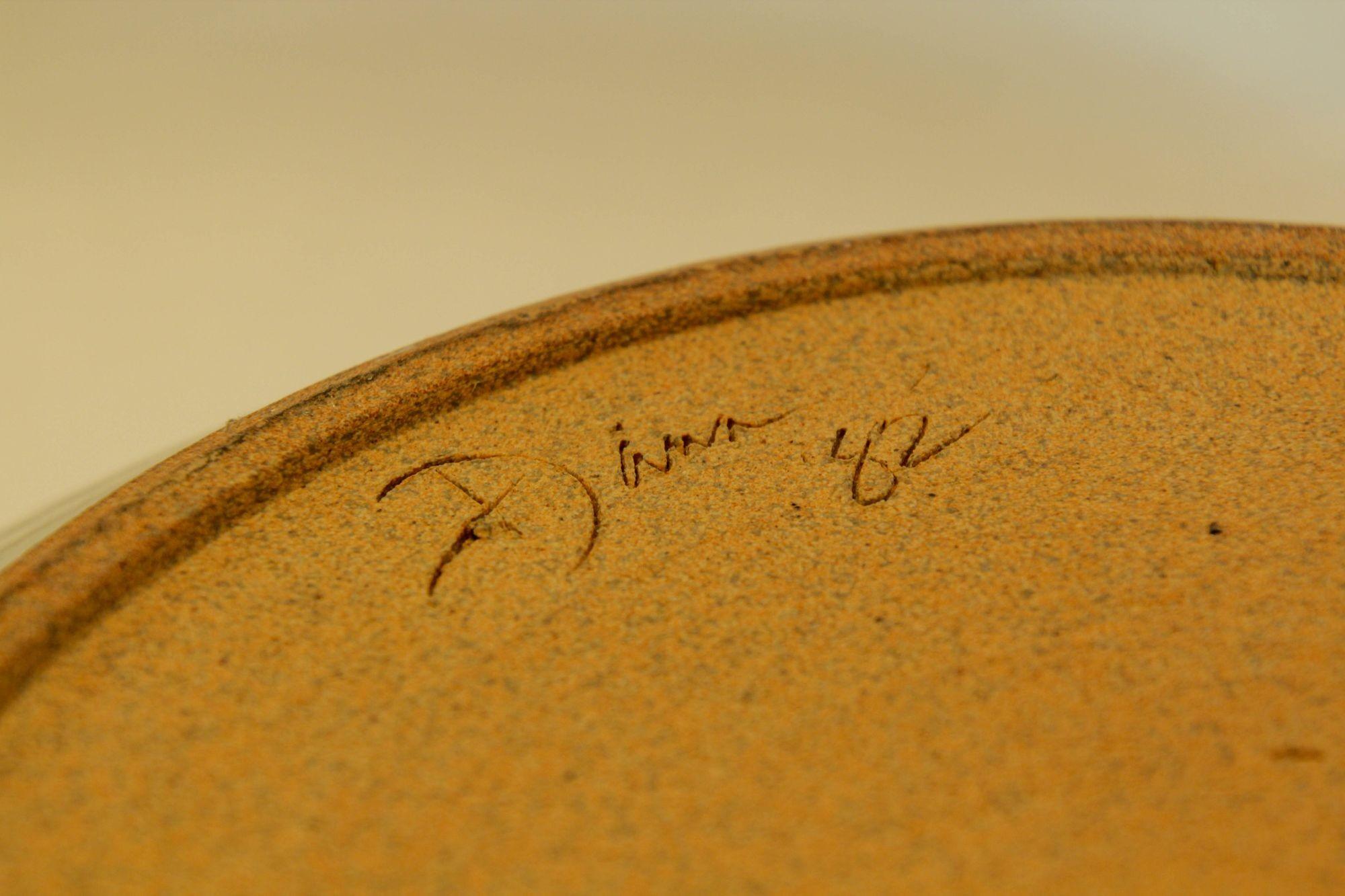 Studio Art Pottery Cuenco grande Azul Ribete Verde Flores Artista Firmado 1982 en venta 2