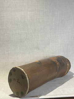 Studio A Pottery Vase cylindrique en grès avec glaçure à l'oxyde de fer
