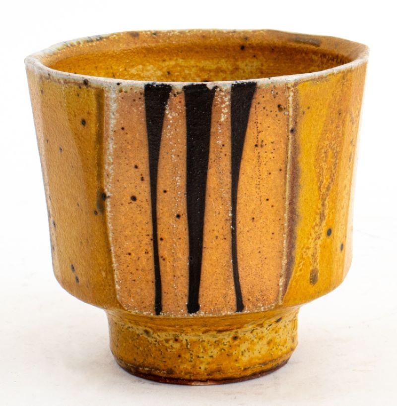 20ième siècle Pièces de vaisselle en Studio A Pottery, 10 en vente