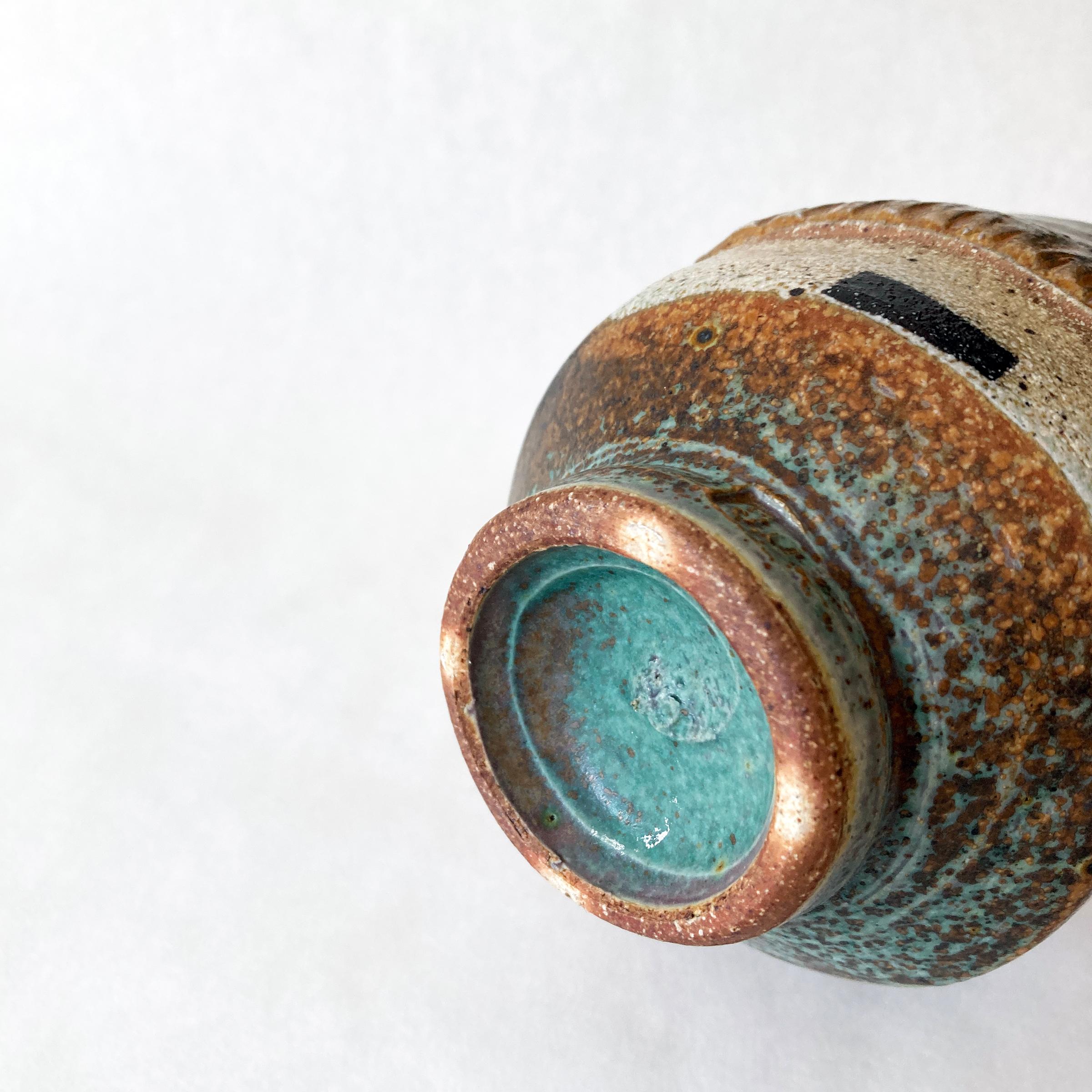 Studio Pottery Vaso, Verde, Marrone, Tan, Fatto a mano, Postmoderno in vendita 1