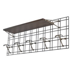 Studio BBPR Porte-manteau 'Attribution' avec étagère, métal, noyer, Italie, années 1950