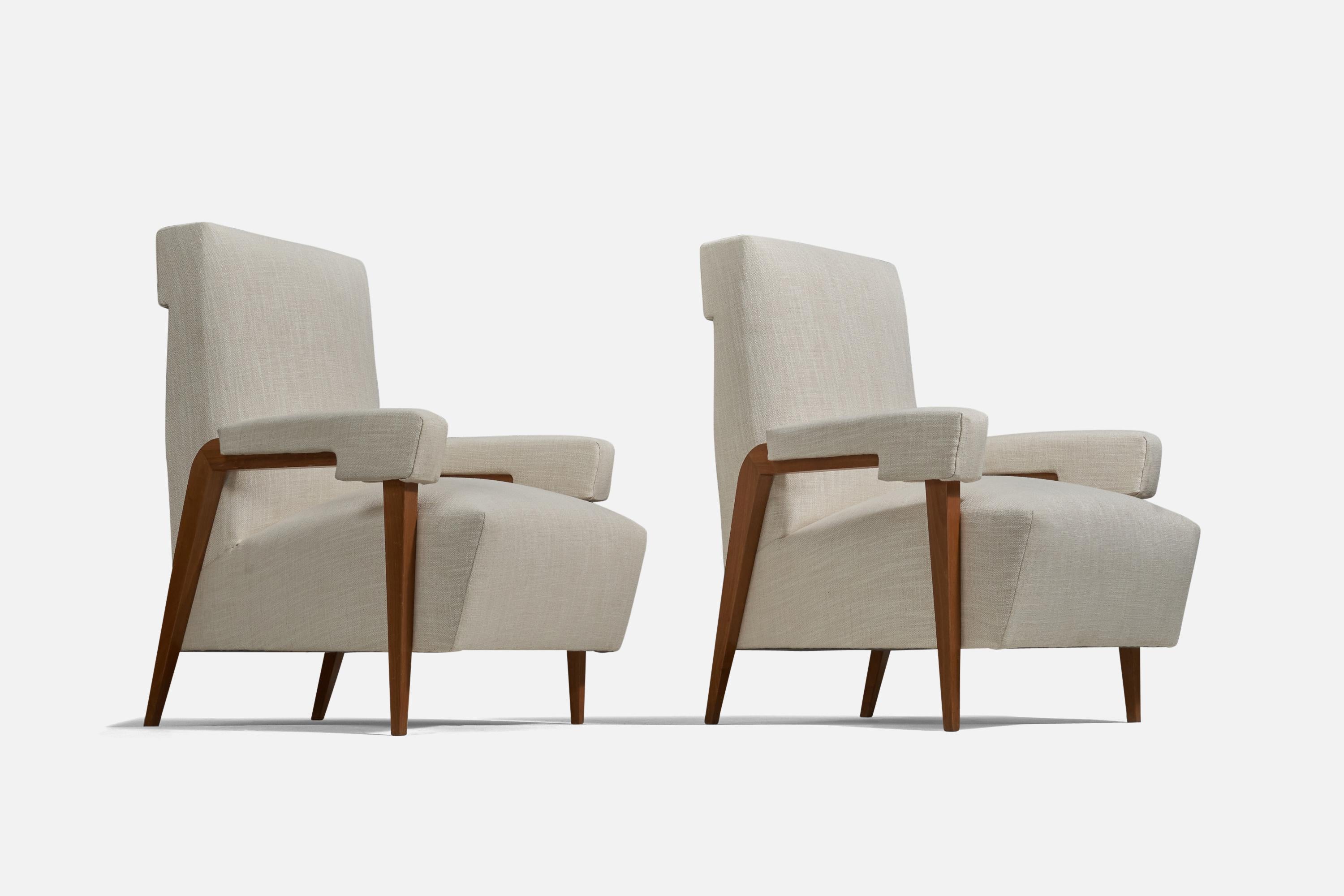 A pair of wood and white fabric lounge chairs; design and production attributed to Studio BBPR, Italy, 1950s.