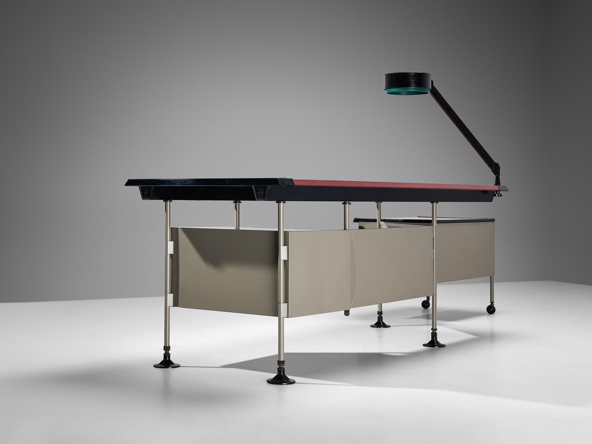 Studio BBPR for Olivetti 'Spazio' Corner Desk with Original Lamp For Sale 1