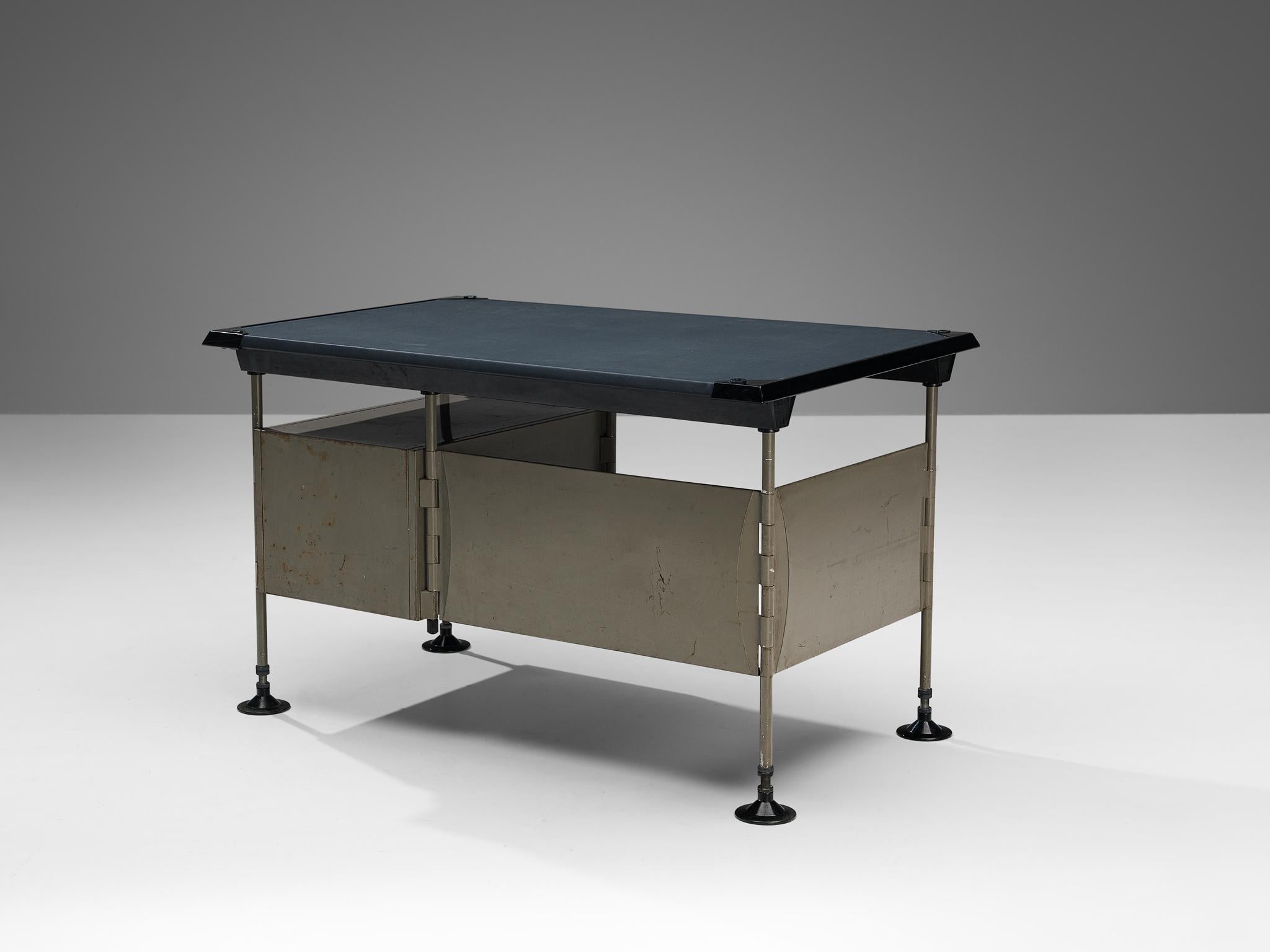 Studio BBPR für Olivetti: Spazio-Schreibtisch (Mitte des 20. Jahrhunderts) im Angebot