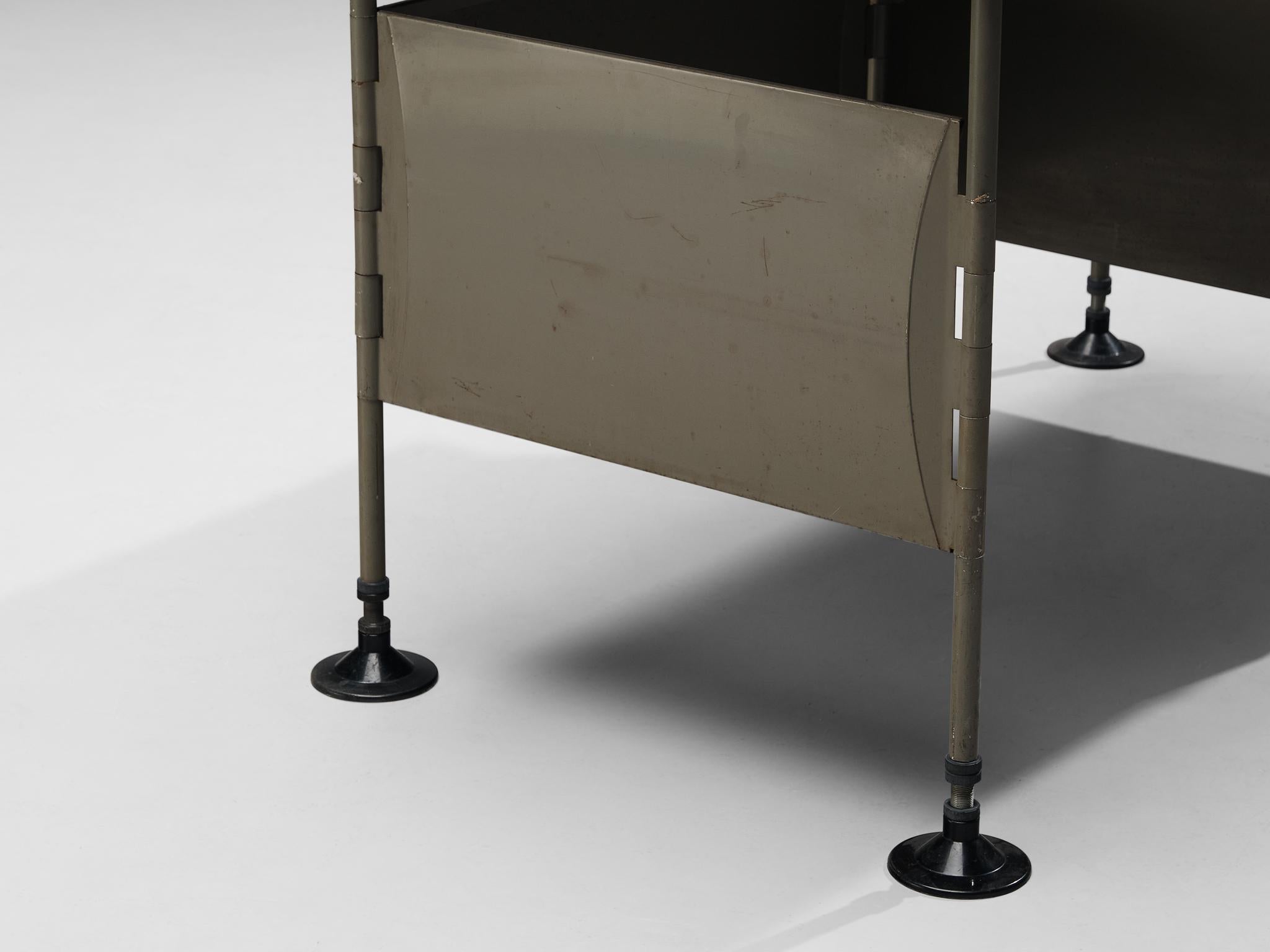 Studio BBPR für Olivetti: Spazio-Schreibtisch (Metall) im Angebot