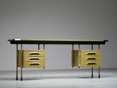 Studio BBPR für Olivetti "Spazio" Schreibtisch mit olivgrüner Filzplatte, Italien, 1960er Jahre