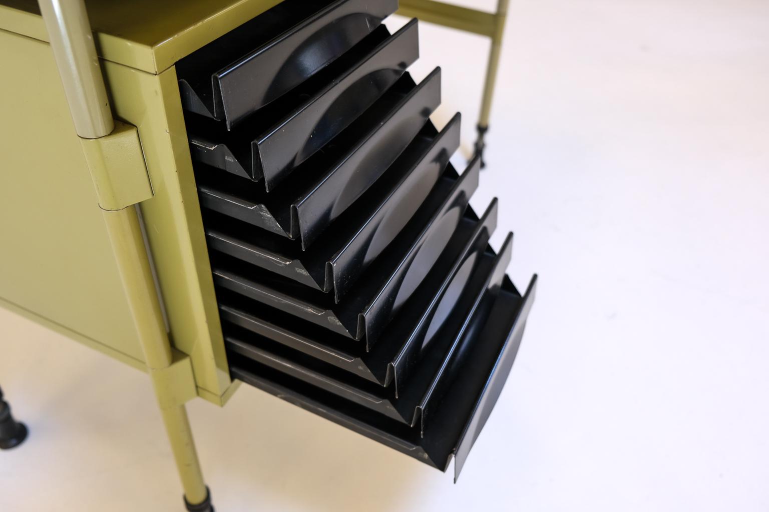 Studio BBPR für Olivetti Spazio-Schreibtisch mit mobilem Schrank und Schreibtischschreibtisch im Angebot 9