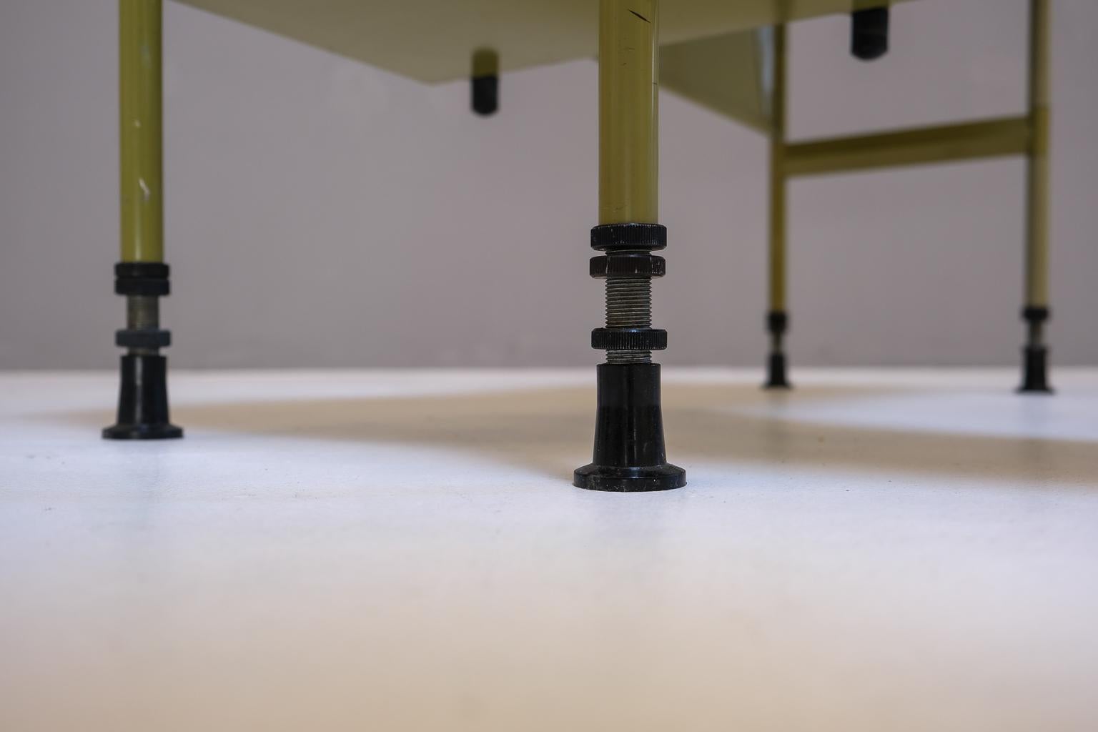 Studio BBPR für Olivetti Spazio-Schreibtisch mit mobilem Schrank und Schreibtischschreibtisch im Angebot 10