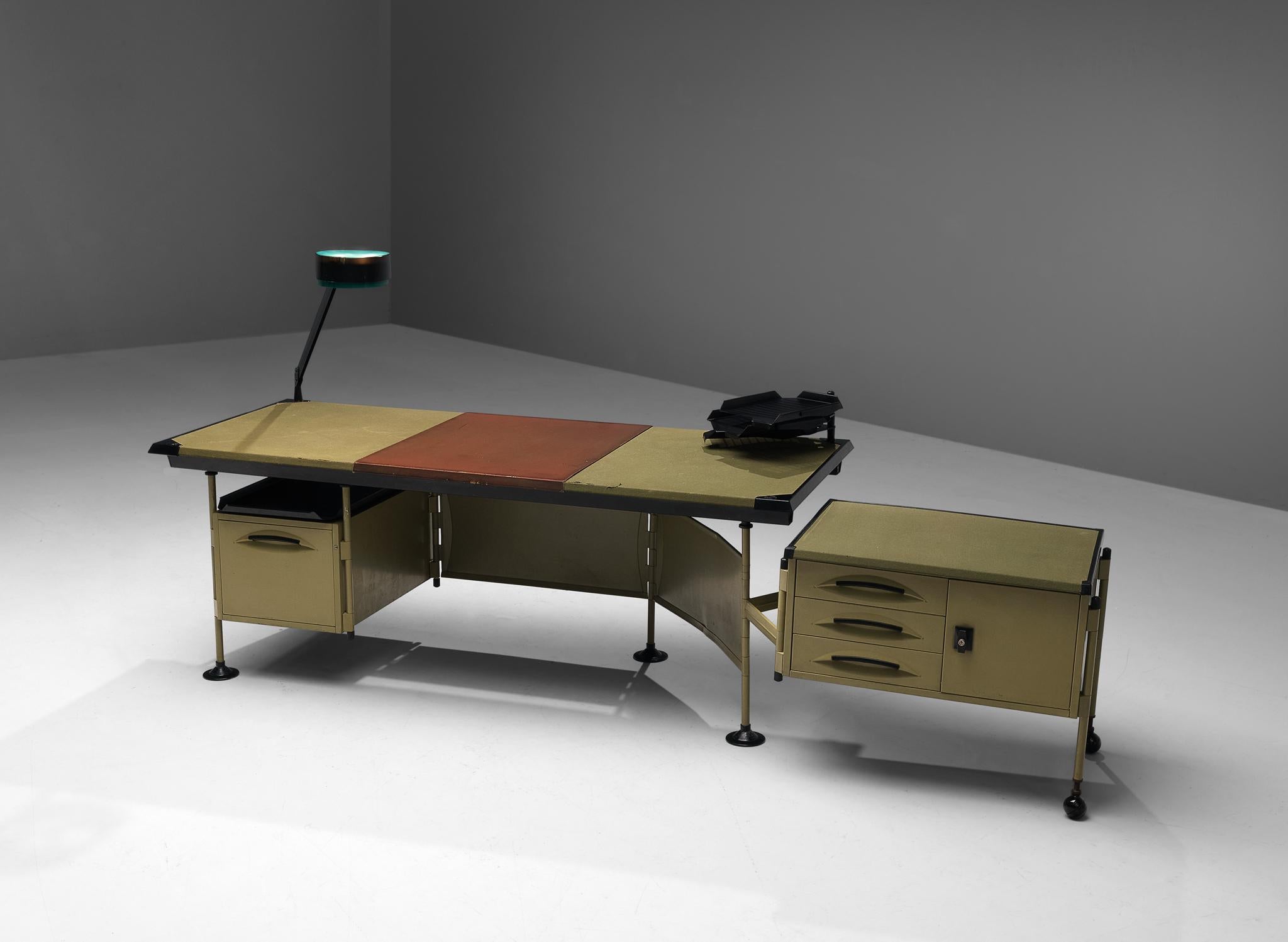 Studio BBPR for Olivetti 'Spazio' Desk with Original Lamp In Good Condition In Waalwijk, NL