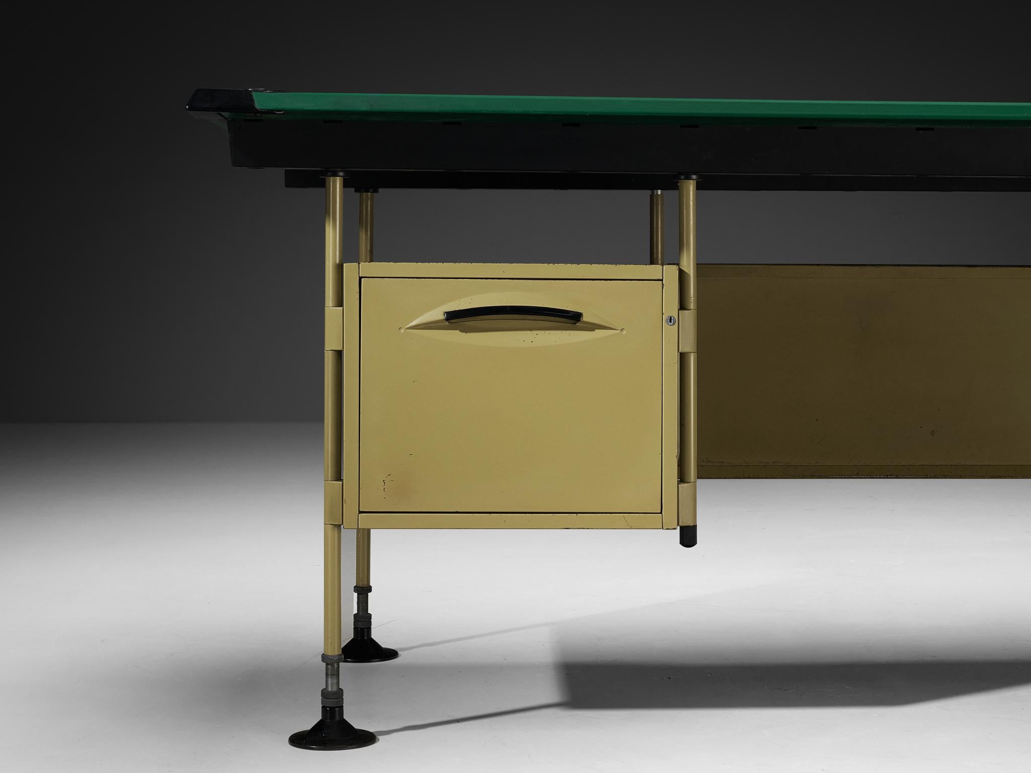 Studio BBPR für Olivetti 'Spazio' Schreibtisch mit Rückwand (Moderne der Mitte des Jahrhunderts)