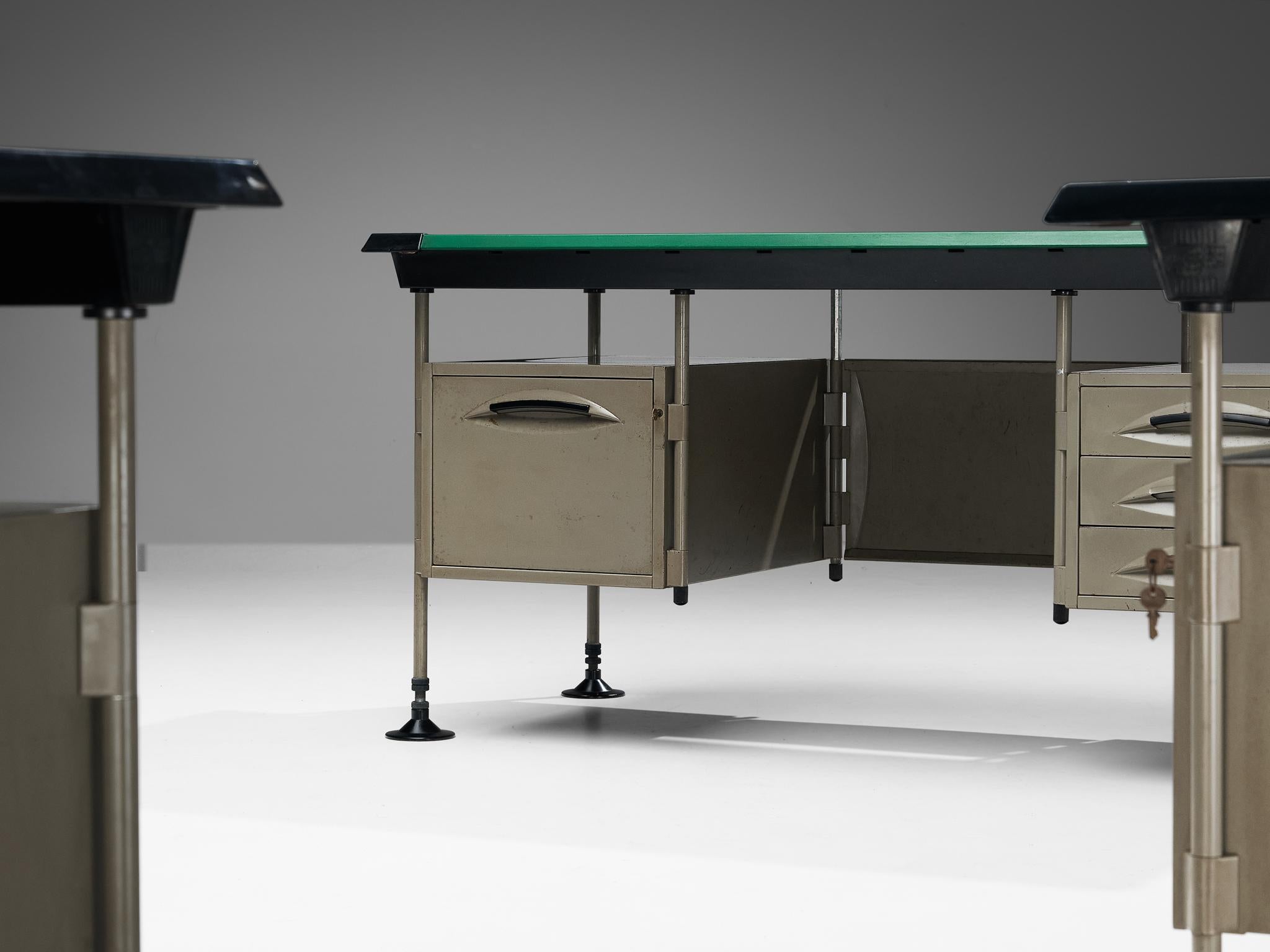 Milieu du XXe siècle Bureaux Spazio en acier revêtu de gris Studio BBPR pour Olivetti  en vente