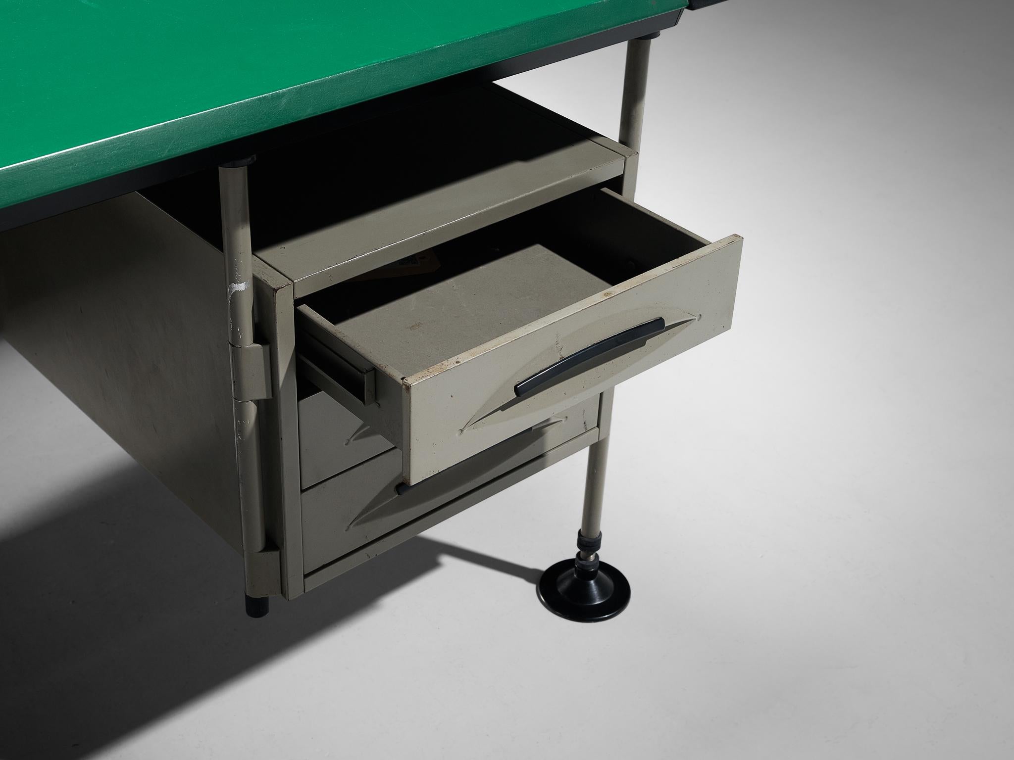 Studio BBPR for Olivetti 'Spazio' Desks in Grey Coated Steel  For Sale 3