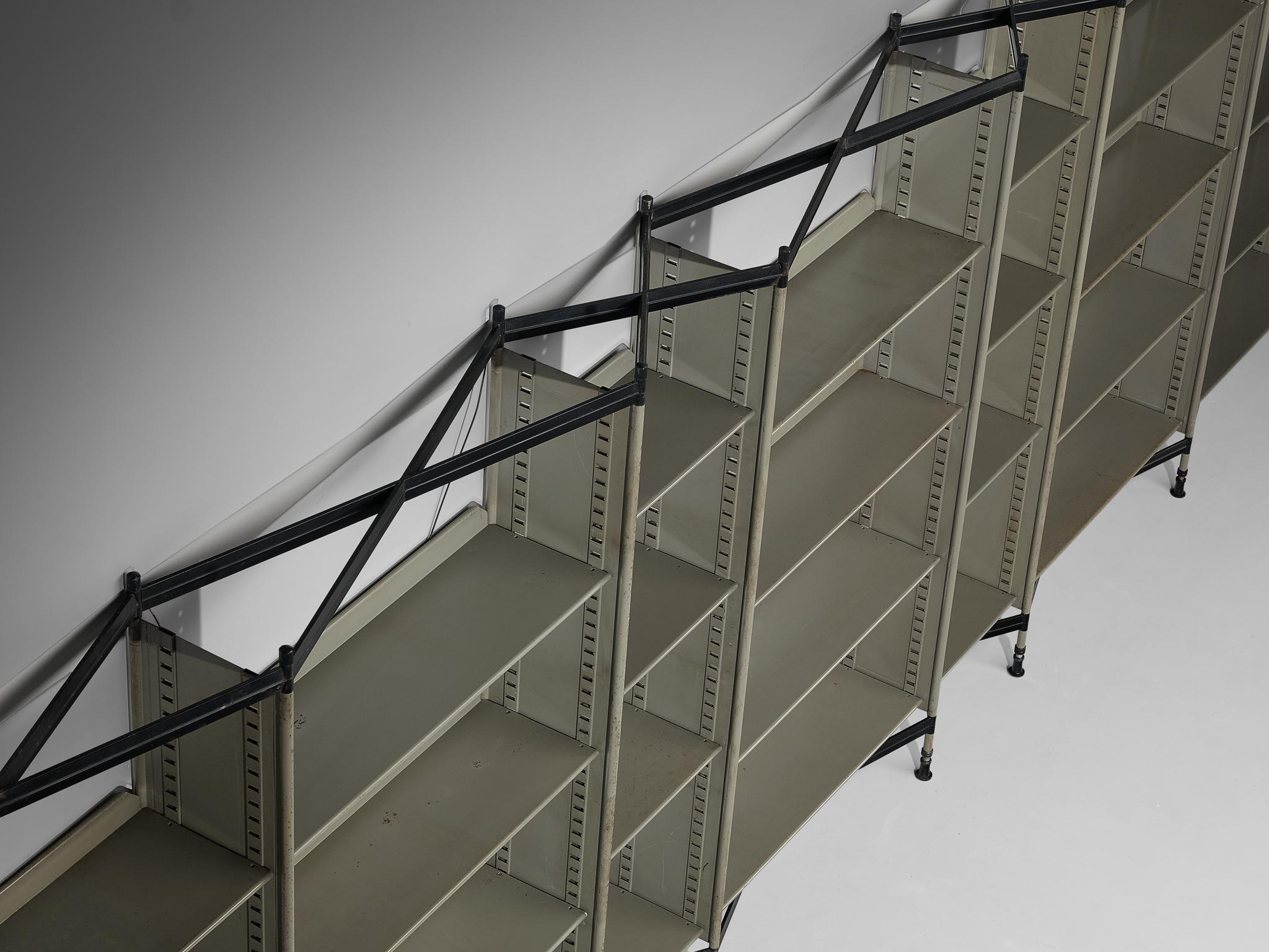 Studio BBPR for Olivetti 'Spazio' Large Shelving System in Steel 7M  In Good Condition For Sale In Waalwijk, NL