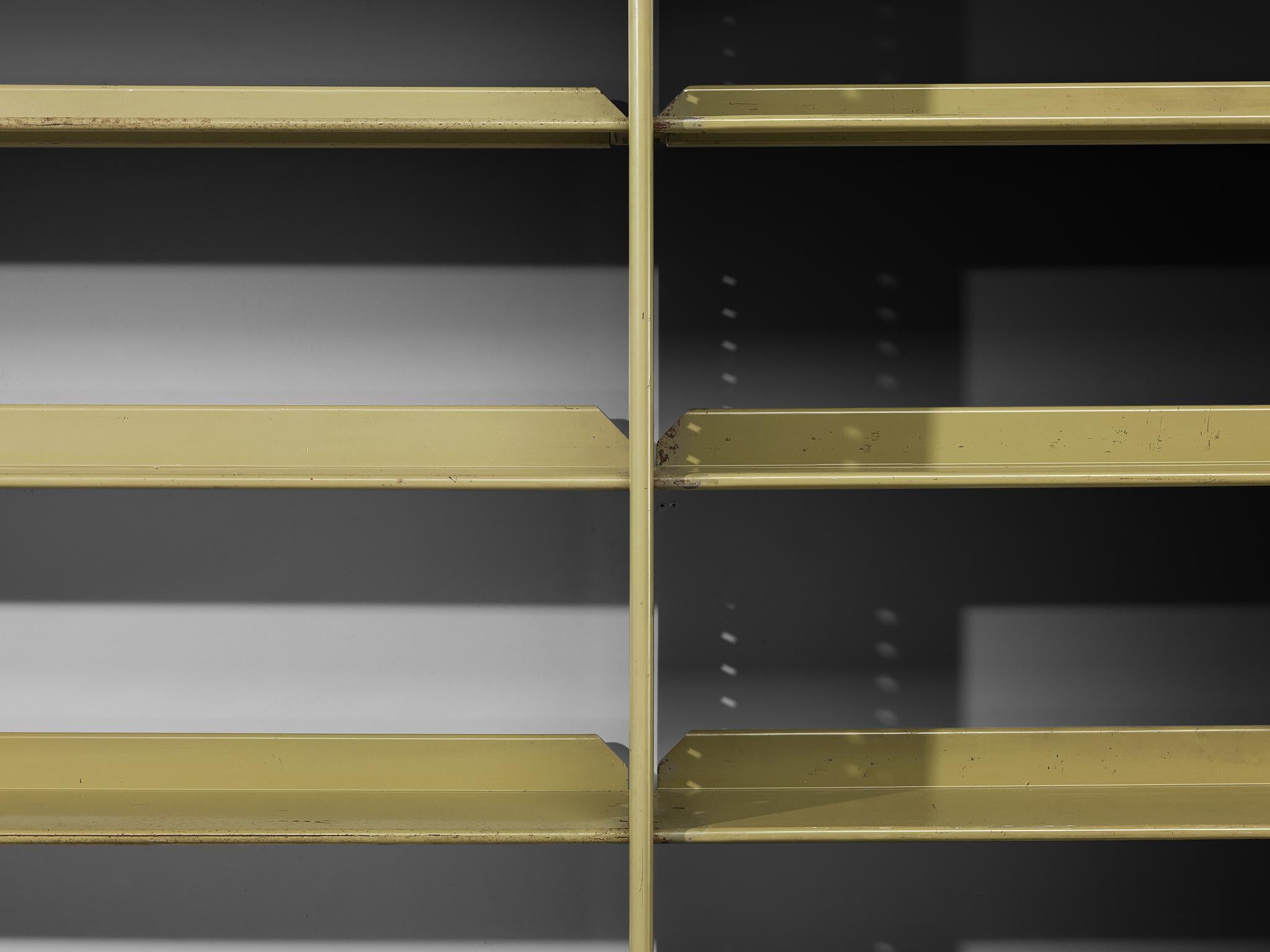 Studio BBPR for Olivetti 'Spazio' Large Shelving System in Olive Colored Steel en Bueno estado para la venta en Waalwijk, NL