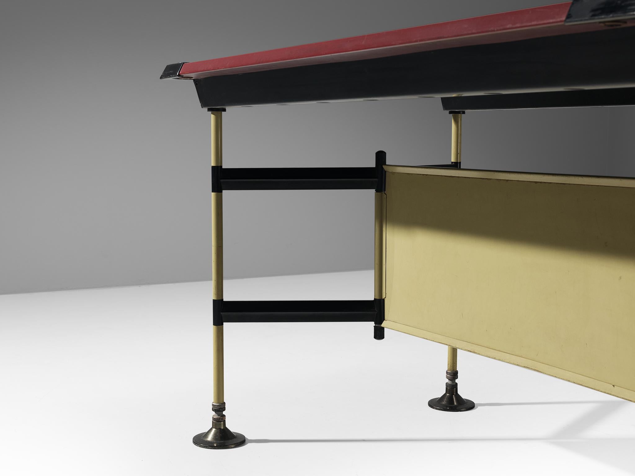 Mehrfunktionaler Tisch „Spazio“ von BBPR für Olivetti  (Stahl) im Angebot