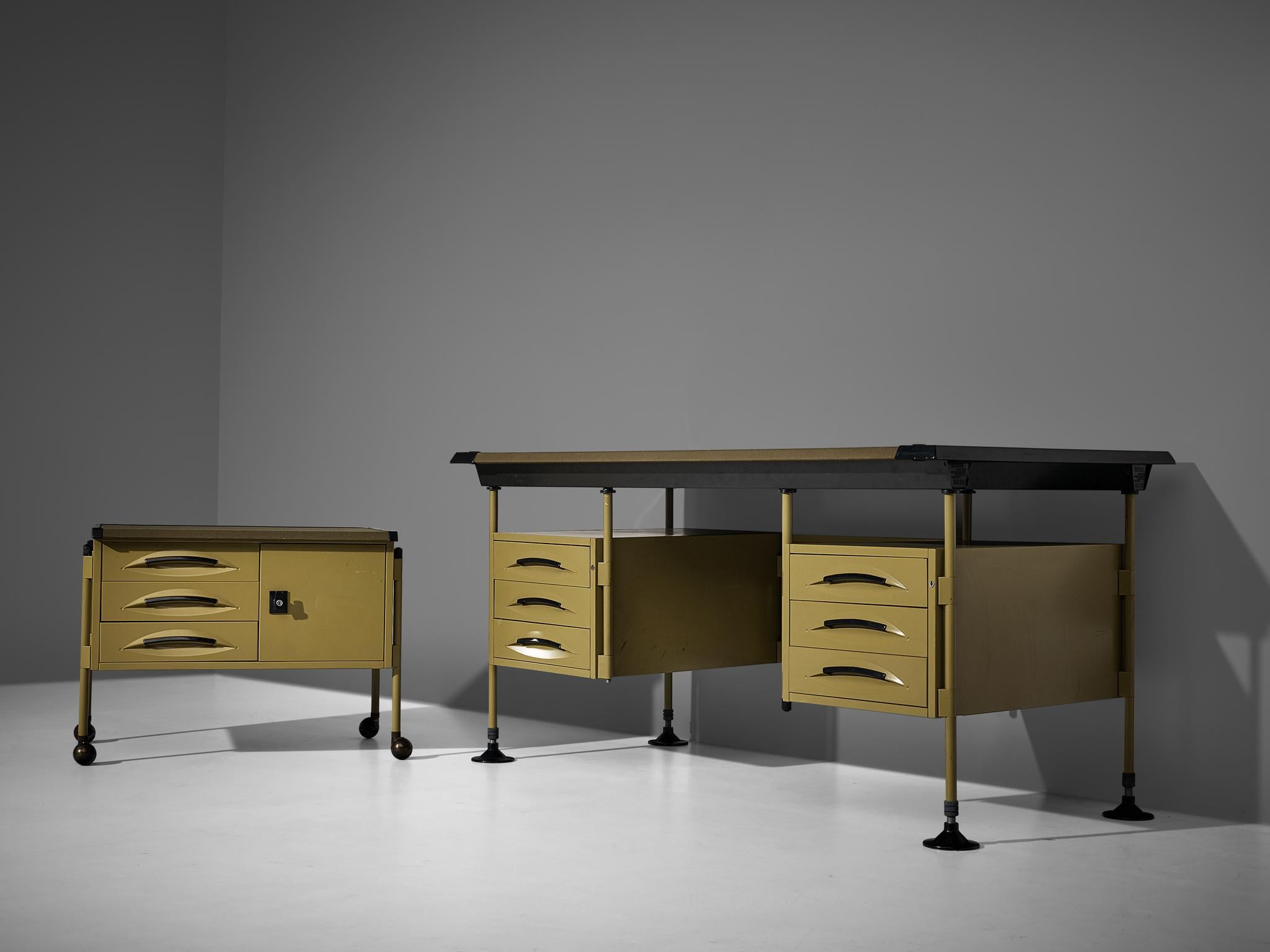Mid-Century Modern Studio BBPR for Olivetti 'Spazio' Set with Desk, Sideboard and Table 