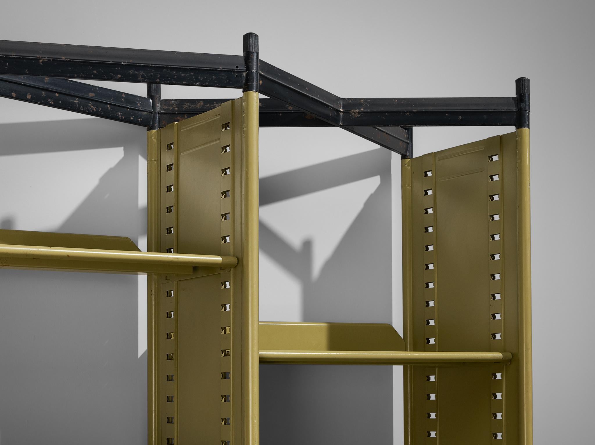 Studio BBPR for Olivetti 'Spazio' Shelving System in Green Coated Steel  For Sale 4