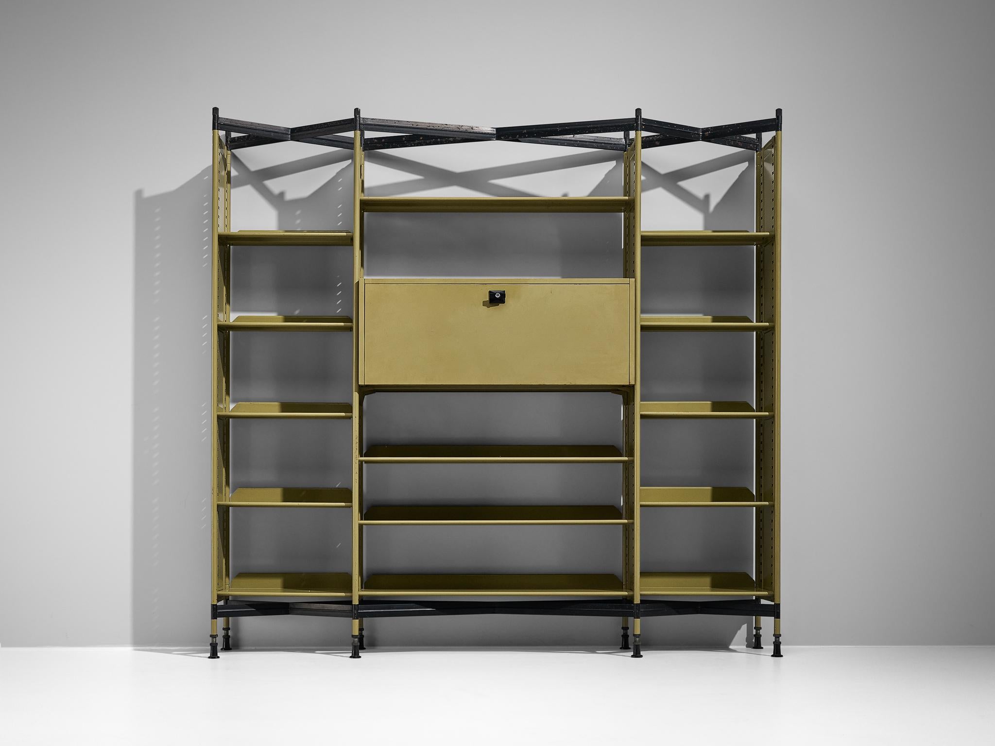 Studio BBPR for Olivetti 'Spazio' Shelving System in Green Coated Steel  In Good Condition For Sale In Waalwijk, NL