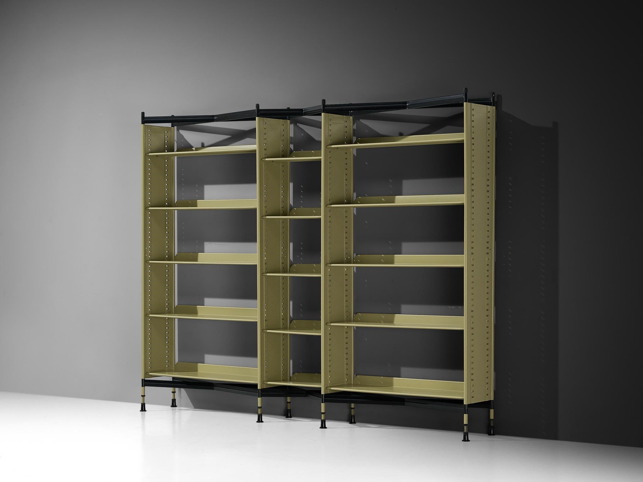 Système d'étagères « Spazio » en acier revêtu de vert de Studio BBPR pour Olivetti Bon état - En vente à Waalwijk, NL