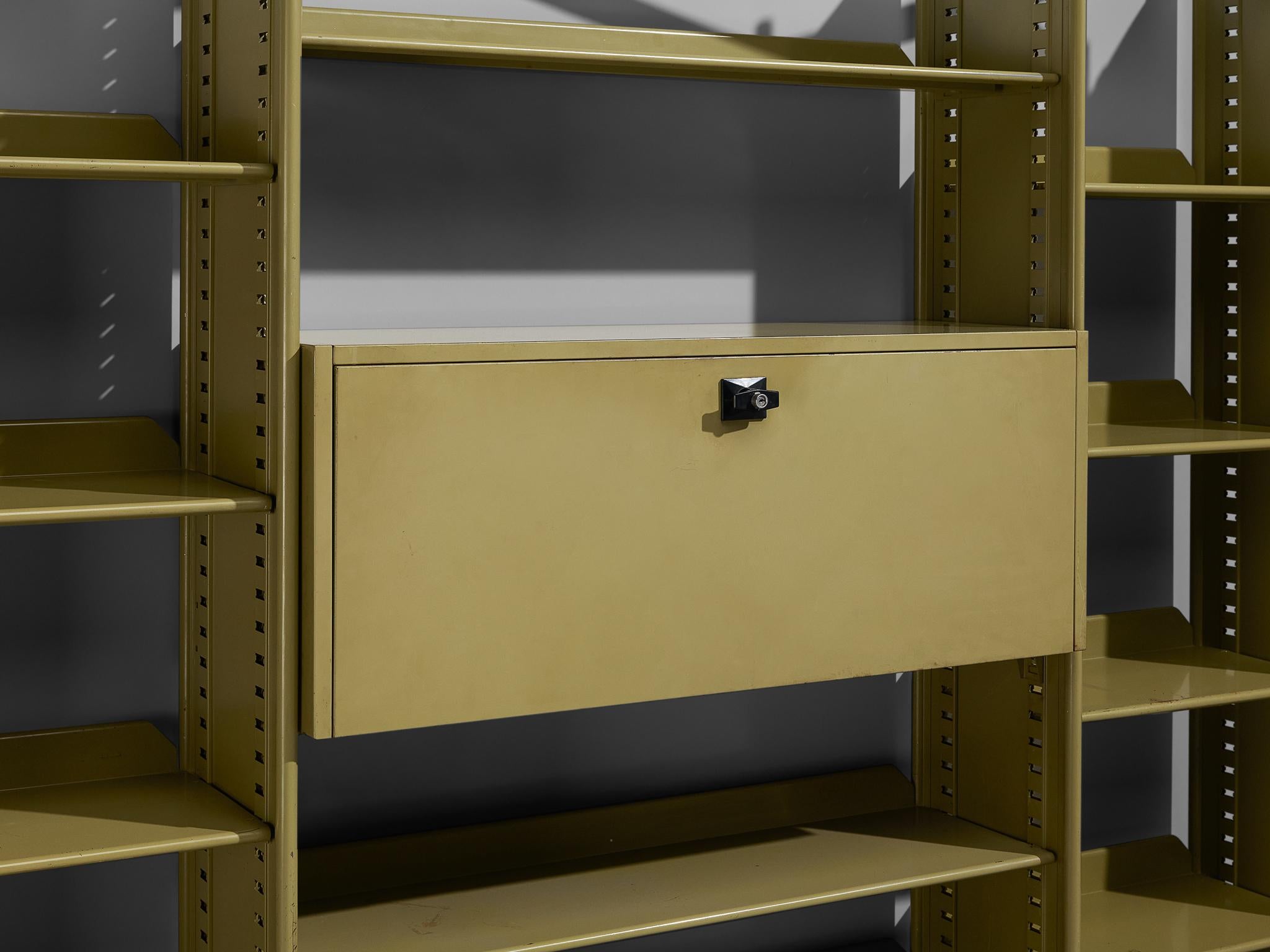 Mid-20th Century Studio BBPR for Olivetti 'Spazio' Shelving System in Green Coated Steel 