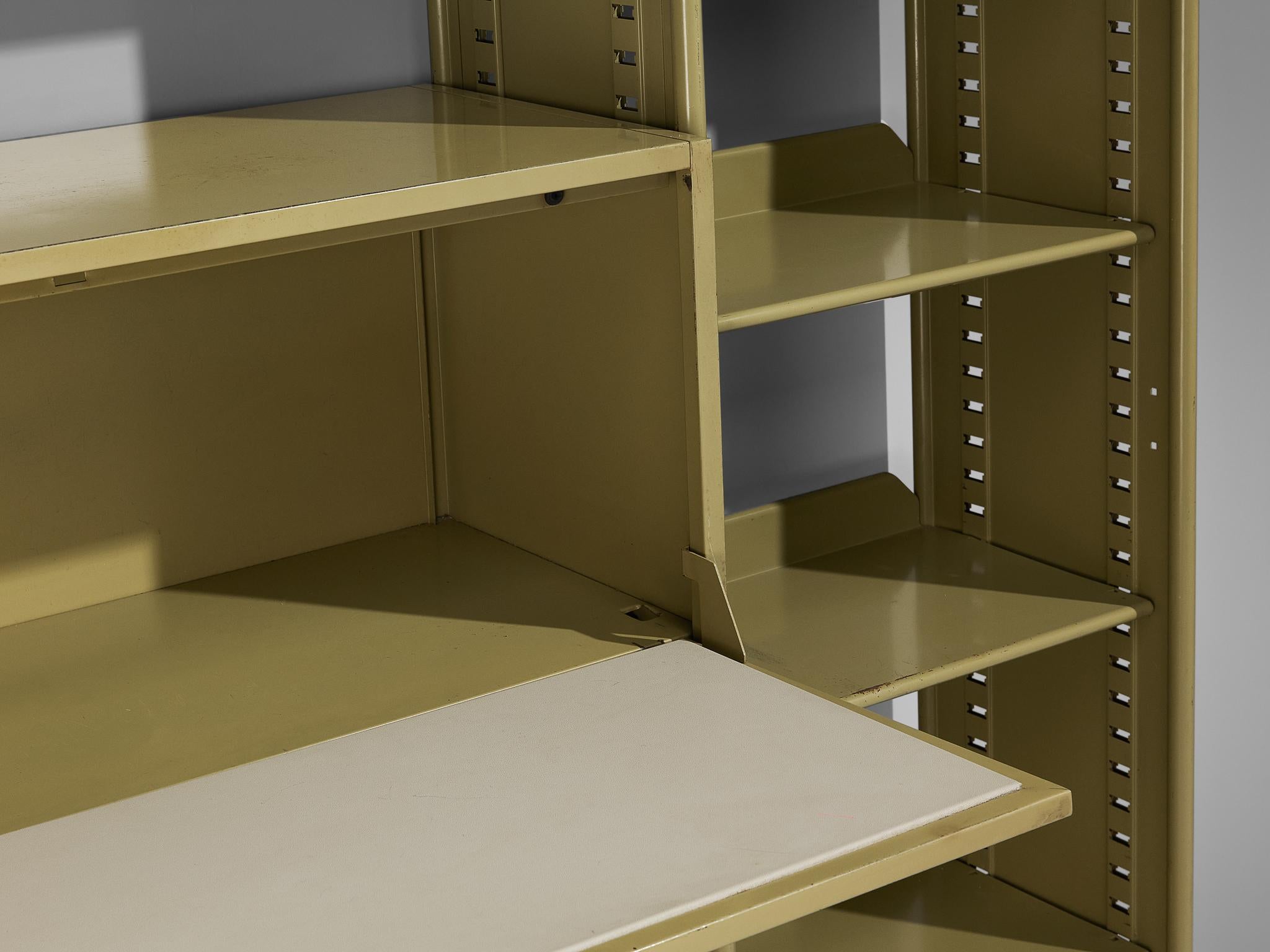 Acier Système d'étagères « Spazio » en acier revêtu de vert de Studio BBPR pour Olivetti 