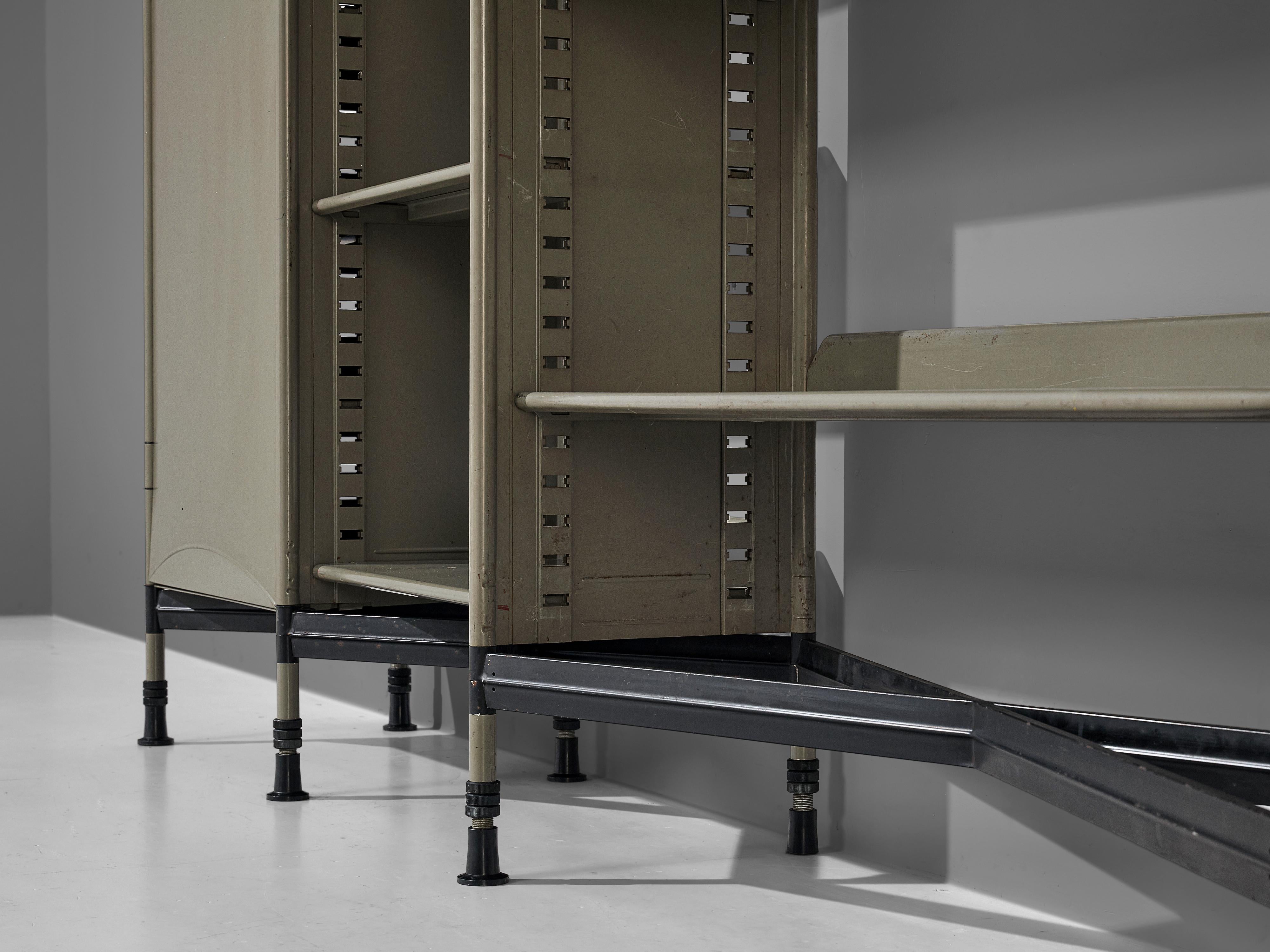 Studio BBPR for Olivetti 'Spazio' Shelving System in Metal For Sale 4