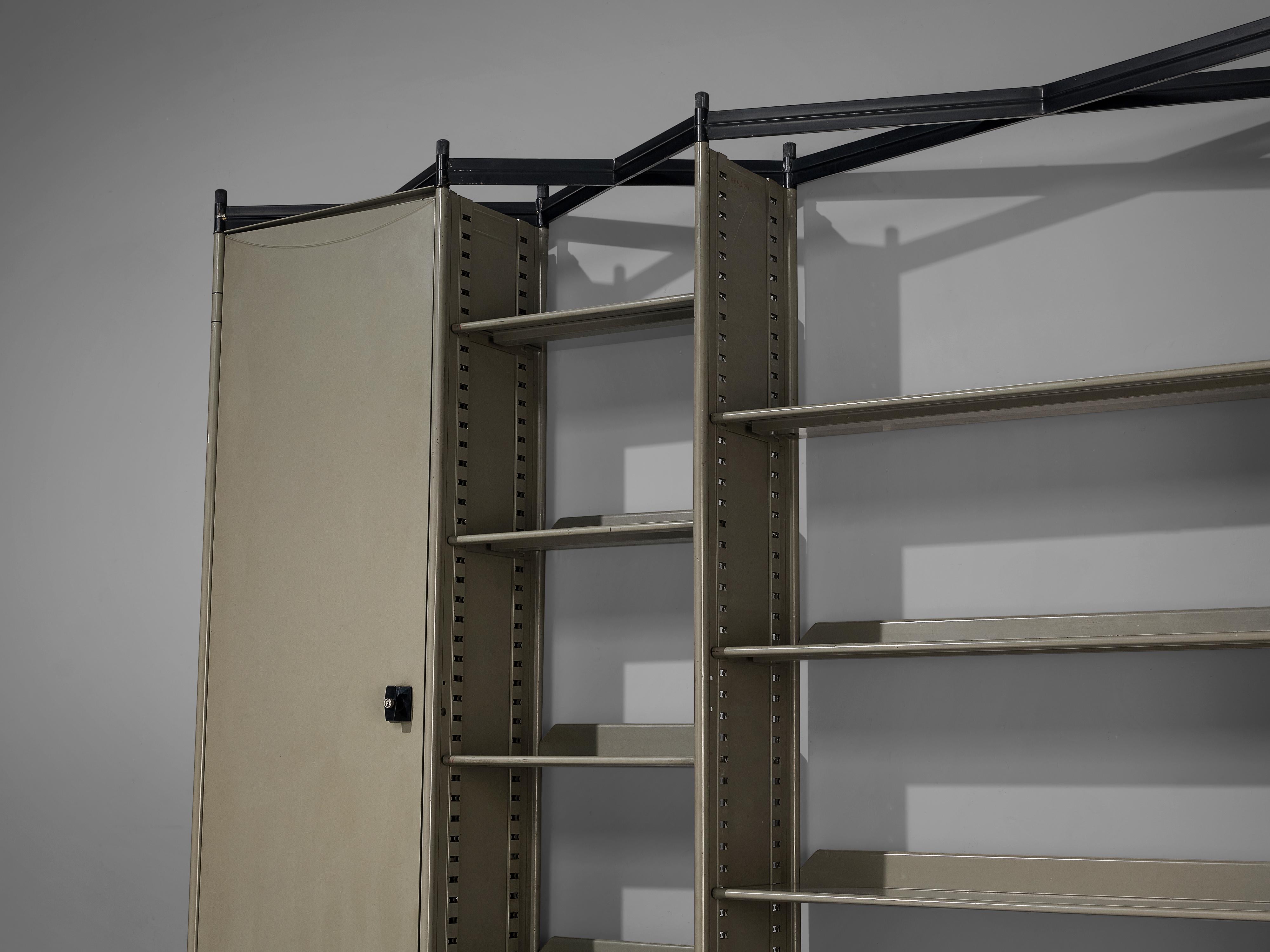 Studio BBPR für Olivetti 'Spazio' Regalsystem aus Metall (Moderne der Mitte des Jahrhunderts) im Angebot
